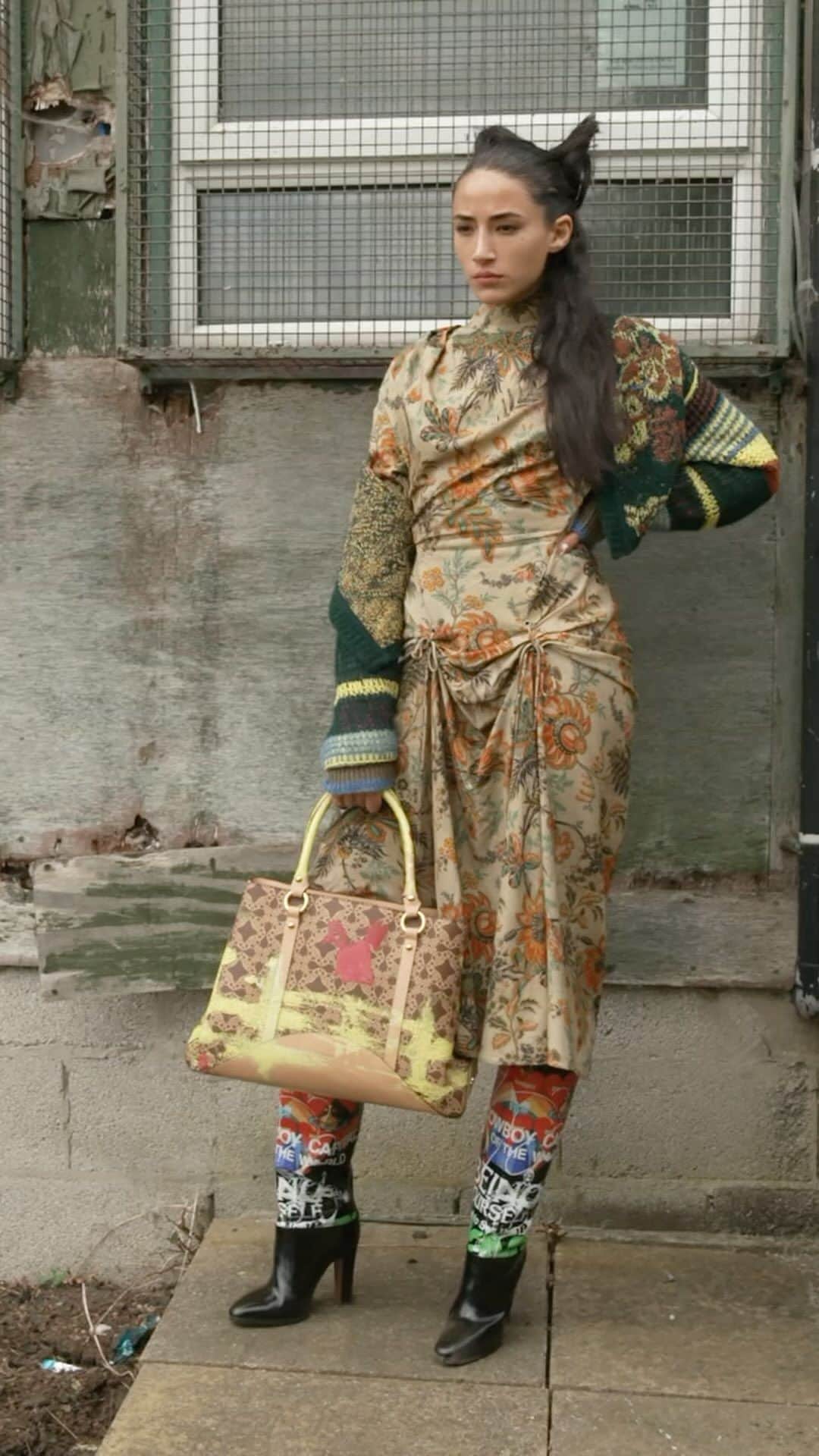 のインスタグラム：「This season’s styles borrow from antique wardrobes and faded tapestries.⁠ ⁠ Now available online and across our boutiques.⁠ ⁠  #VWAW2324」