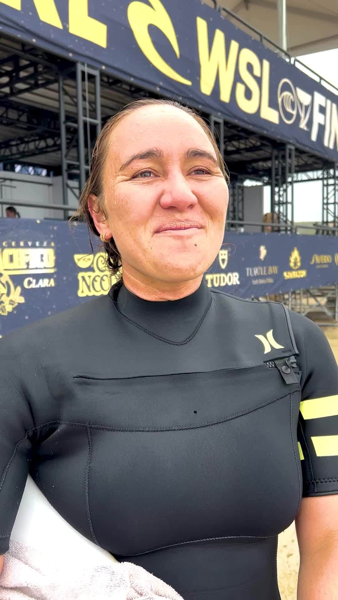 世界プロサーフィン連盟（WSL）のインスタグラム：「Welcome back to Lower Trestles @rissmoore10!⁣ ⁣ Watch Carissa compete for a World Title Sep 8-16 on worldsurfleague.com.⁣ @ripcurl」