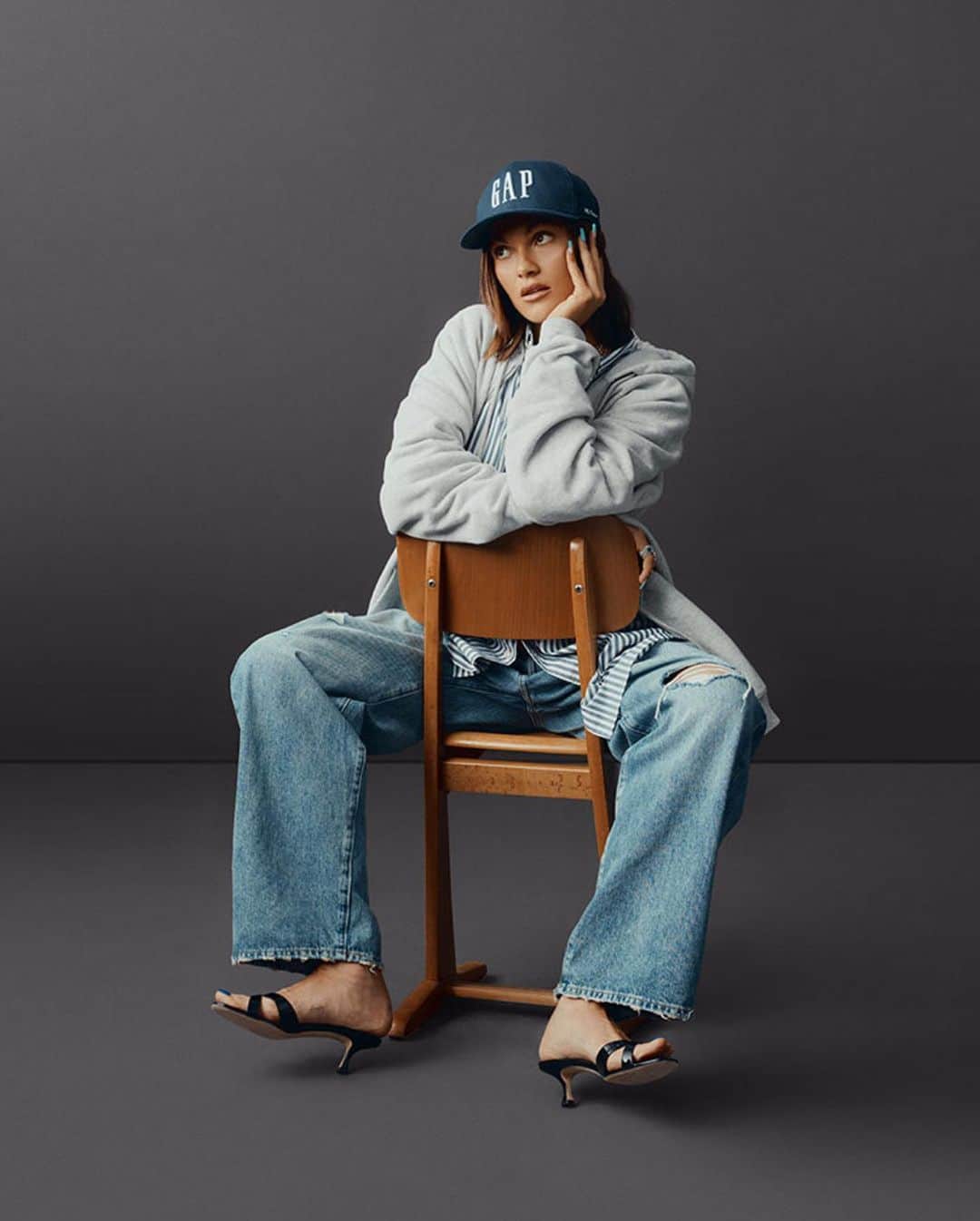 GAPのインスタグラム：「Veneda Carter. Stylist. Jewelry Designer.  . Forever Original. Veneda's style is unmatched in the fashion industry. Add daughter Bobbi, and it's her best work yet.」
