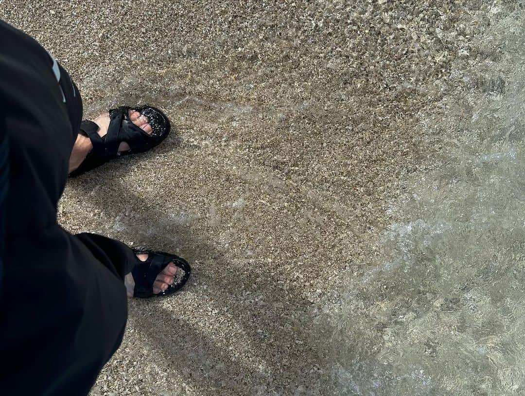 髙橋藍さんのインスタグラム写真 - (髙橋藍Instagram)「沖縄最高🏝 疲れも吹っ飛ぶぐらい海が綺麗！  朝から散歩してきました！」9月7日 10時26分 - ran.volleyball0902