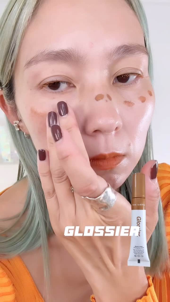 三苫愛のインスタグラム：「@yeuxetligne のnew lipstickとマスカラのプリエトを使ったオレンジメイク🍊全てオレンジ1色にするのもいいですね🍊」
