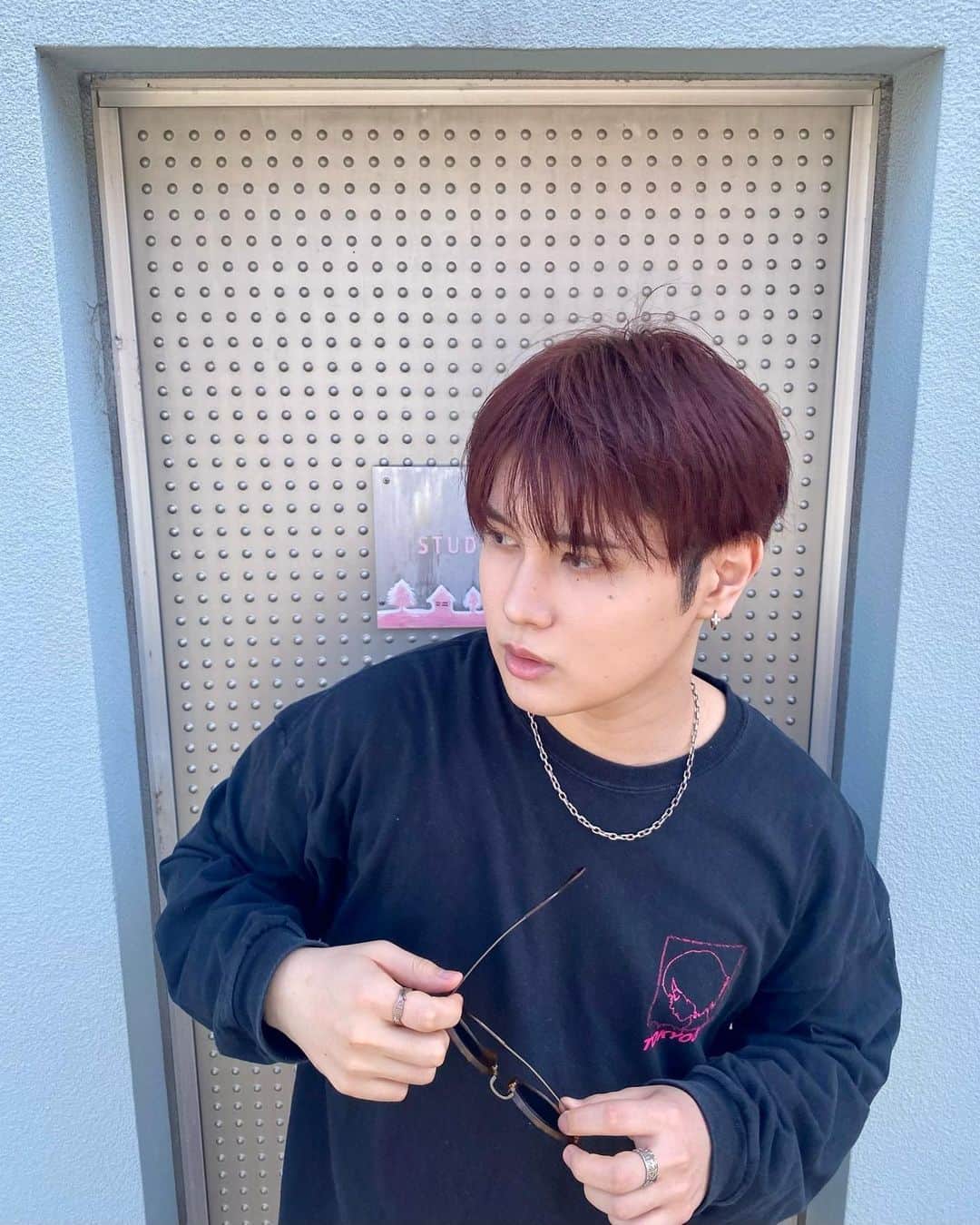 池添俊亮さんのインスタグラム写真 - (池添俊亮Instagram)「髪切ると伸ばしたくなって伸びたら切りたくなる。 そして暗くしたら明るくしたくなる。」9月7日 10時47分 - zoe_boy_0427