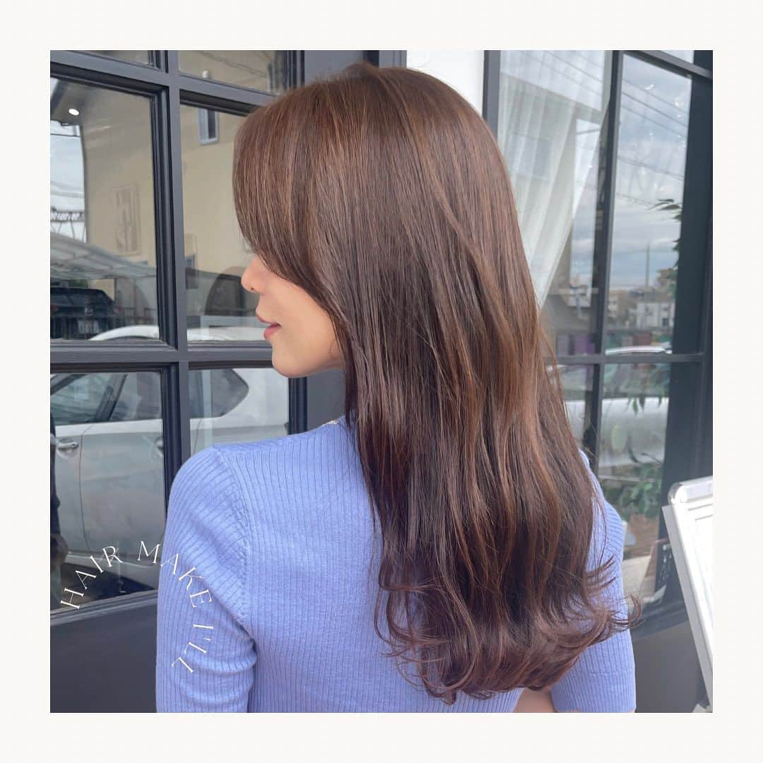 橋本実花さんのインスタグラム写真 - (橋本実花Instagram)「自然光📷  艶々髪の毛は💇‍♀️ ここで作ってもらってます♡ @ill.hair.make   おうちケアは このお店オリジナルの ヘアミストを愛用してます♡  ほんっとに良い！これ！笑笑  PRとかじゃなくて 超ギャルのブリーチハワイ好き時代から (今もハワイ大好き)  ずっと髪の毛のお世話 見てもらってる美容師さん😂👍笑  予約出来ないとき しぶしぶ違うサロン行くんだけど やっぱ竹内さんなんだよな、、🥹♡  竹内さん家の近所にも お店出してください(切実)  #育髪 #関西美容室  #奈良美容室 #大阪美容室 #美容師」9月7日 11時13分 - mika__youtube