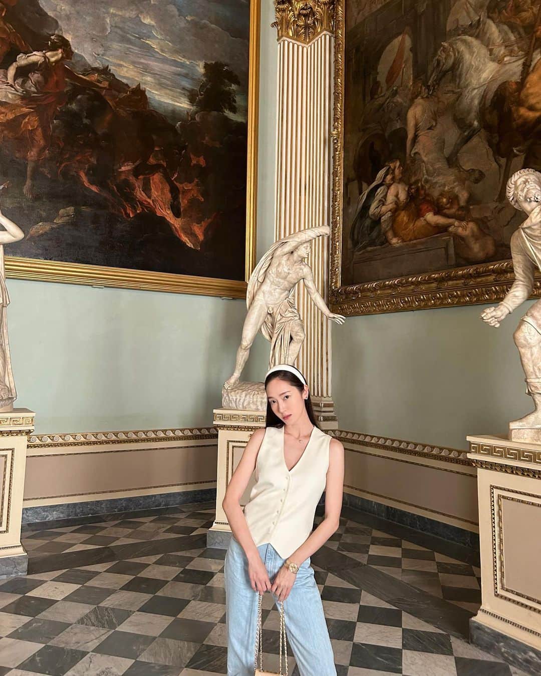 のインスタグラム：「One fine day in Florence🌤️🖼️🍦🎵」