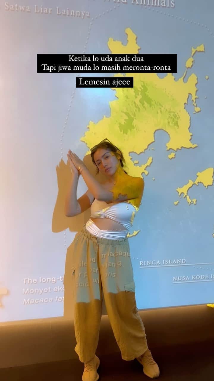 ジェシカ・イスカンダルのインスタグラム：「Stay young forever! Punya jiwa muda itu menyenangkan, tetap fun, kreatif, dan energetic! ❤️ Semangat untuk semua!」