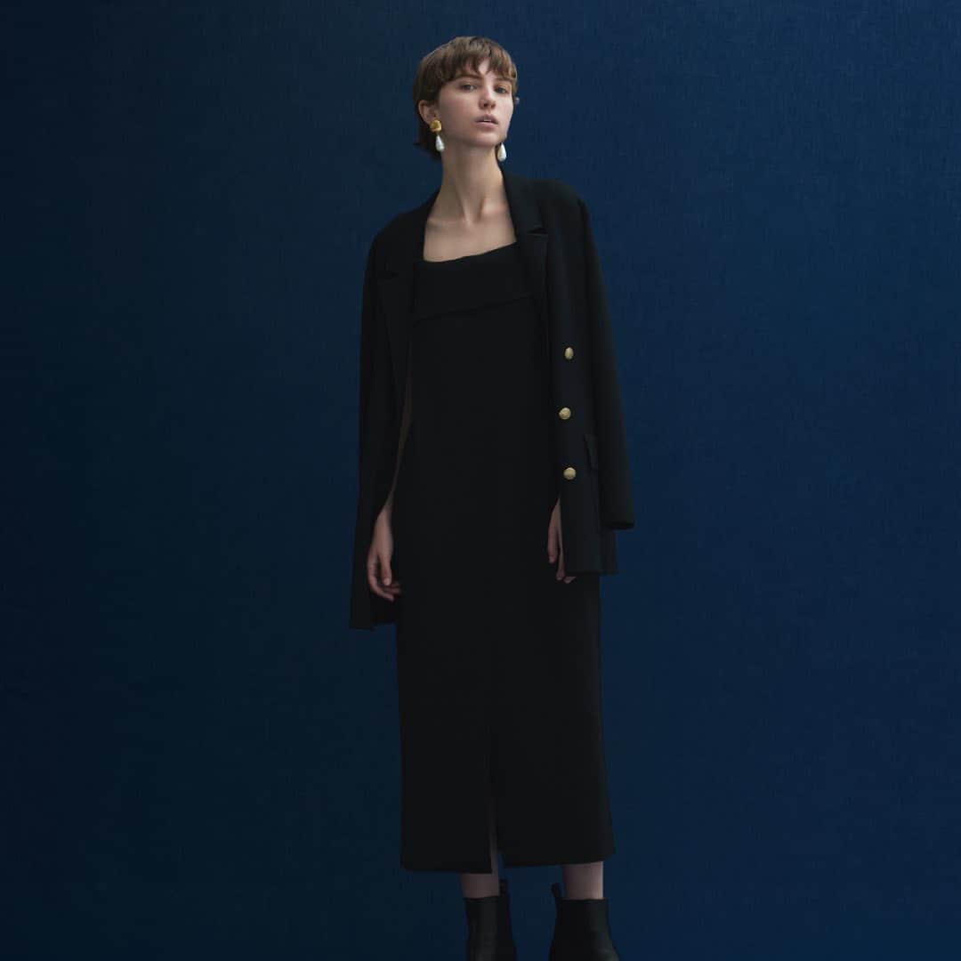 のインスタグラム：「ーAutumn Campaign開催中ー 9.6(wed)-19(tue)  上記期間、EPOCA各店にてキャンペーンを開催。 お買い上げ金額に応じて、SANYO MEMBERSHIP ポイントをプレゼントいたします。   33,000円以上　⇒1,500ポイント  55,000円以上　⇒2,500ポイント  77,000円以上　⇒3,500ポイント  110,000円以上 ⇒5,000ポイント  165,000円以上 ⇒7,500ポイント    * ポイントは 9/27( 水 ) に付与し、10/31( 火 ) までお使いいただけます。  * ポイント値引き分は対象外となります。  * 各種オンラインストア、EPOCA THE SHOP各店でのお買い物は対象外となります。   ショップには、定番のニットシリーズ「La maglia」の秋冬コレクションをはじめ、ラグジュアリーなムートンコンビジレやジャケットライクなニットアウターなど、 この秋冬を彩るアイテムが入荷しております。  ぜひこの機会にお買い物をお楽しみください。    #epoca #collection#newcollection #2023aw #autumn #fashion #outfit #comfort #natural #modern #classical #feminine #authenticity #elegance #エポカ #モダン #クラシカル #ナチュラル #フェミニン #エレガントコーデ #大人カジュアル # ニット」