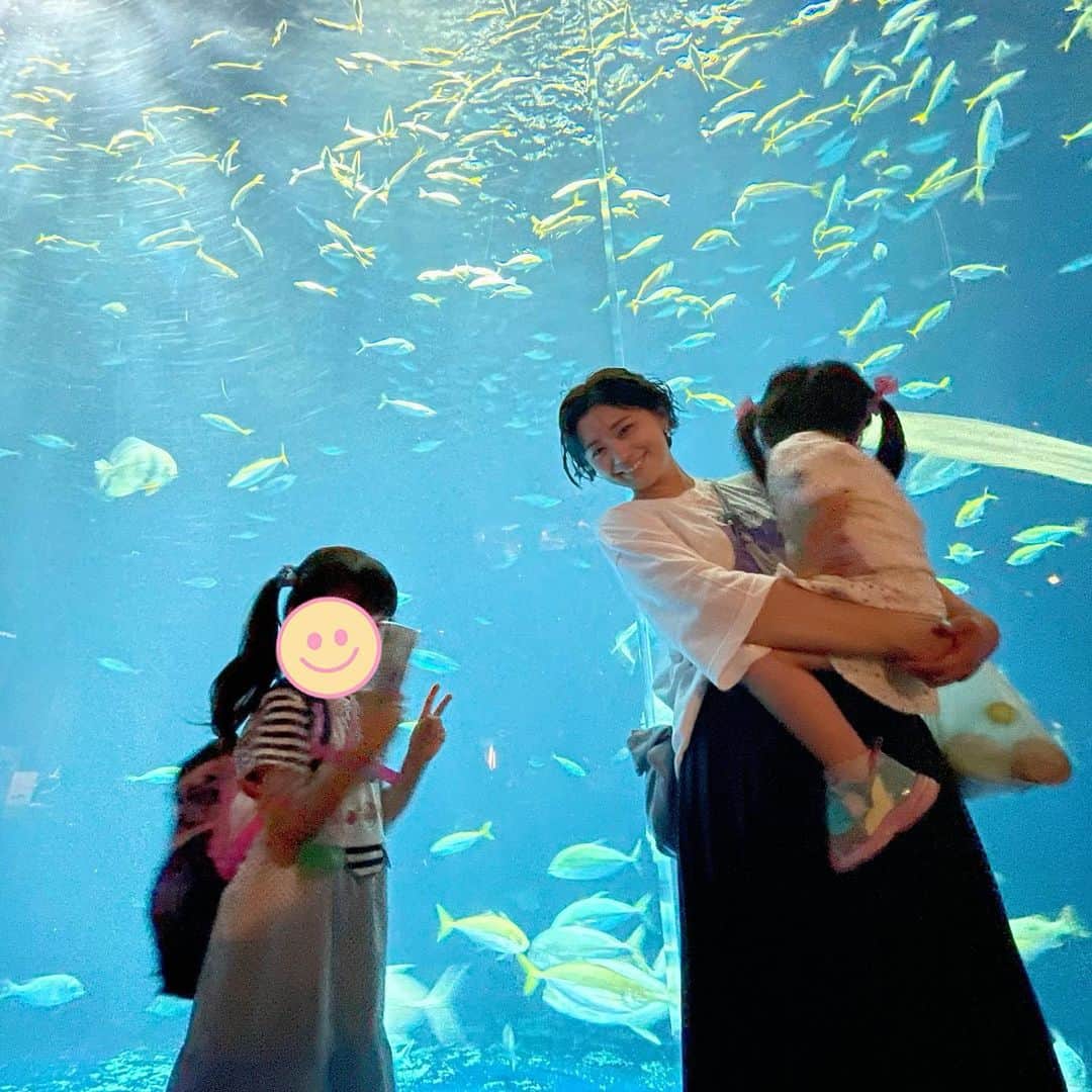 安枝瞳さんのインスタグラム写真 - (安枝瞳Instagram)「水族館🐟 すごいスピードで次！次！って見ていくタイプだから一瞬で終わるけど、 水族館好きらしいこえださん達。 まだまだ見に行きたい水族館たくさんあるから いっぱい行きたいなぁ😆✨ 涼しくなってきたら動物園も行きたいね🐴 #四国水族館」9月7日 11時50分 - hitomiyasueda