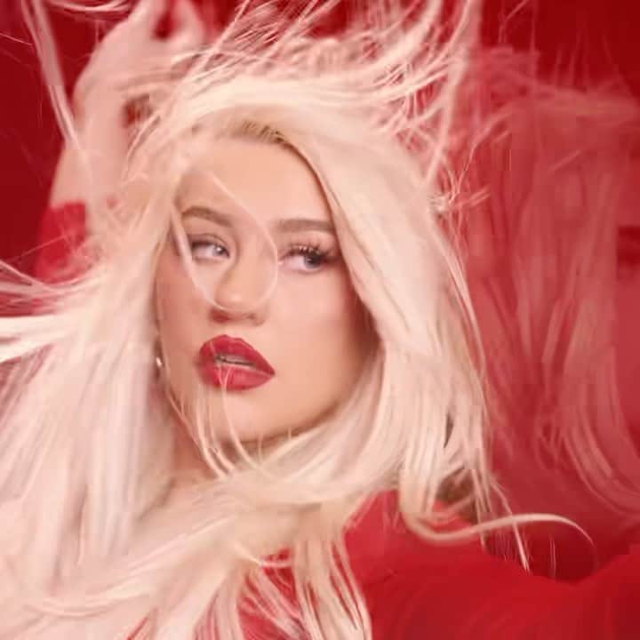 クリスティーナ・アギレラのインスタグラム：「“Xtina” now available in the US, UK, and Germany 💌💋 @AMAZON @DM_BEAUTY @MEIN_ROSSMANN @SUPERDRUG」
