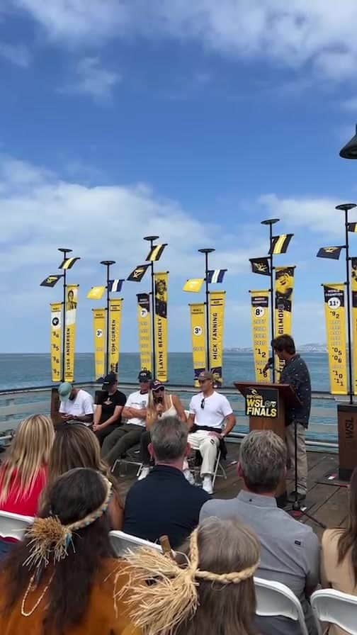 のインスタグラム：「Live from the #RipCurlWSLFinals Press Conference in San Clemente with the champs collecting their jerseys 🏆  @picklummolly  @tylerwright  @caroline_markss  @caitysimmers  @rissmoore10  @joaochumbinho  @jackrobinson72  @ethan_ewing  @filipetoledo  @griffin_cola  @wsl」