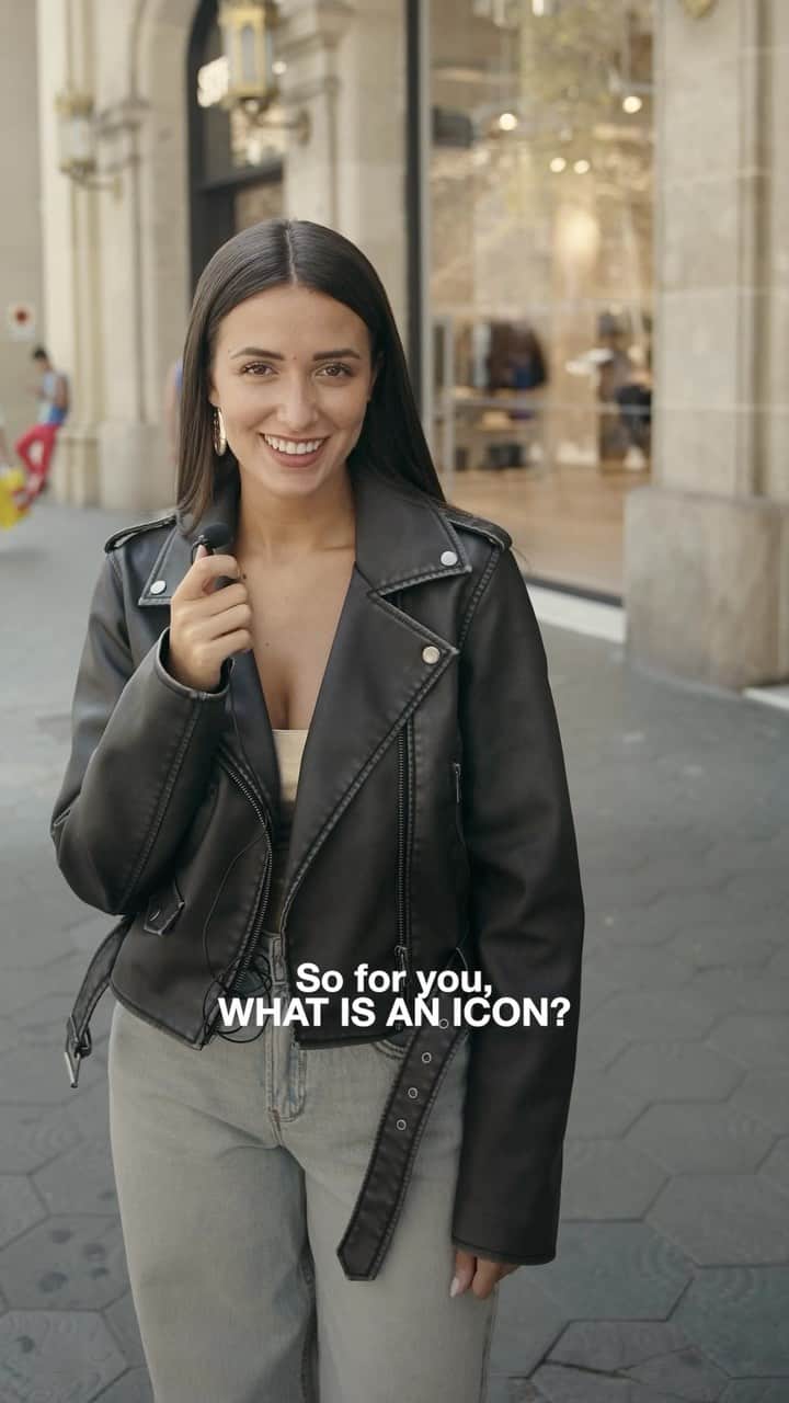 Stradivariusのインスタグラム：「We are very curious about your answer. Head to our stories to let us know yours and we’ll share the most authentic ones! 🤭✨ #stradilooks #stradivarius #StradivariusIcons」