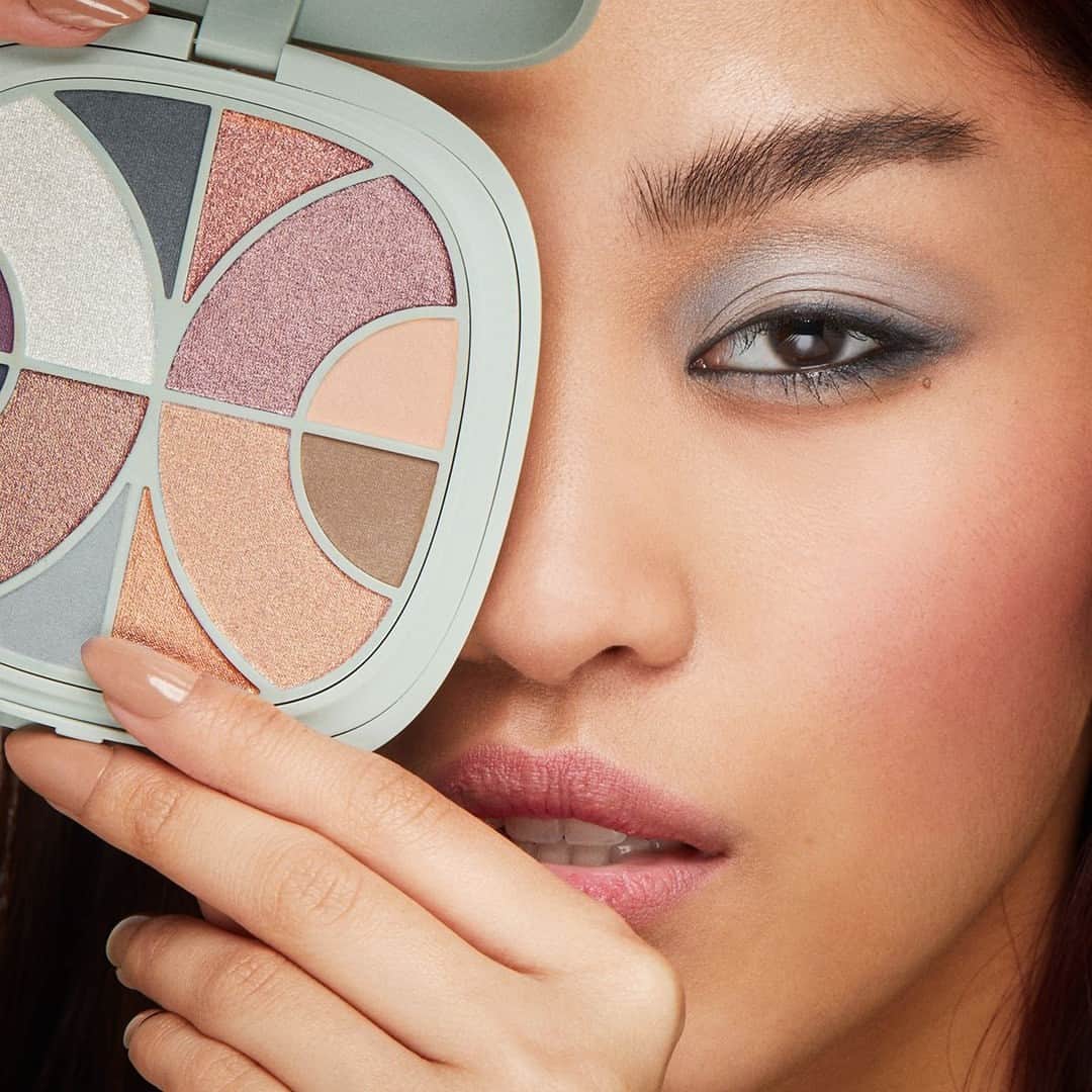 KIKO MILANOさんのインスタグラム写真 - (KIKO MILANOInstagram)「Dazzle with our 12-shade eye palette! ✨ Lightweight, blendable, and highly pigmented. Get yours now and let your eyes steal the show! 💃 Shop it online and in your closest #KIKOStore!⁣ ⁣ #KIKOMilano #eyeshadowpalette #eyeshadowlook #smokeyeye #shimmereyeshadow⁣ ⁣ Soft Touch Compact Foundation 03 - Radiance Boost Concealer 02 - Gaze Defining Eyeshadow Palette 01 - Length & Volume Effect Mascara - Soft touch Lip & Cheeks 03 - Caring Eyebrow Duo 03⁣」9月7日 4時00分 - kikomilano