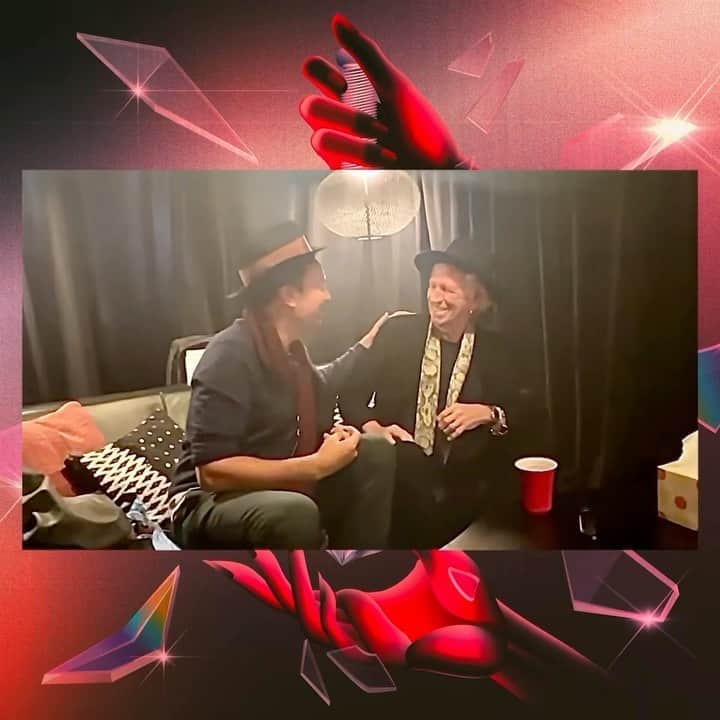 The Rolling Stonesのインスタグラム：「Backstage with @officialkeef and @jimmyfallon #hackneydiamonds」