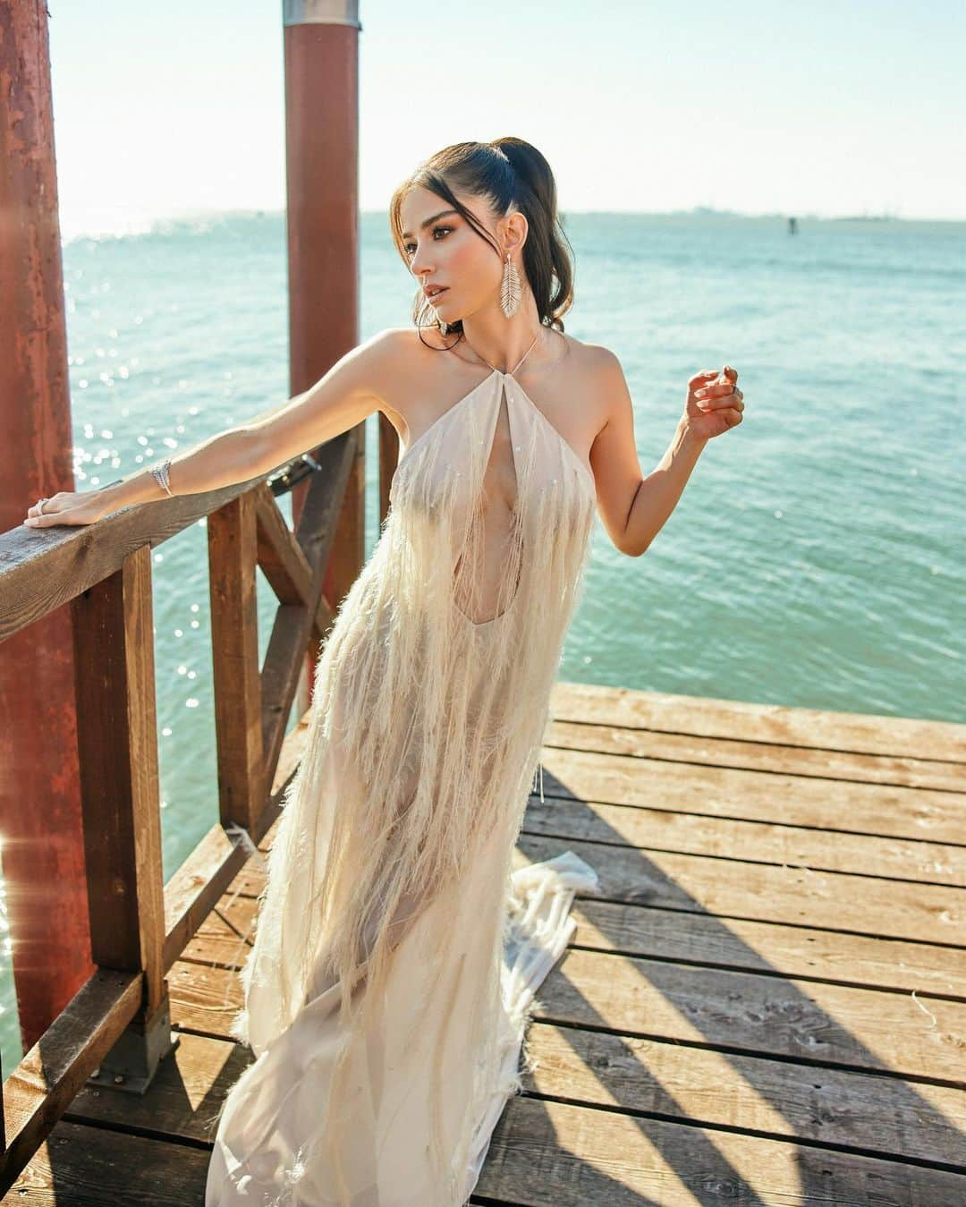 Ozge Gurelさんのインスタグラム写真 - (Ozge GurelInstagram)「@ozgecangurelofficial 🤍🕊️✨ before her redcarpet at Venice film festival shoot by me ( @nicolasgerardin 📸)  #özgegürel #nicolasgerardin #venezia80」9月7日 4時08分 - ozgecangurelofficial