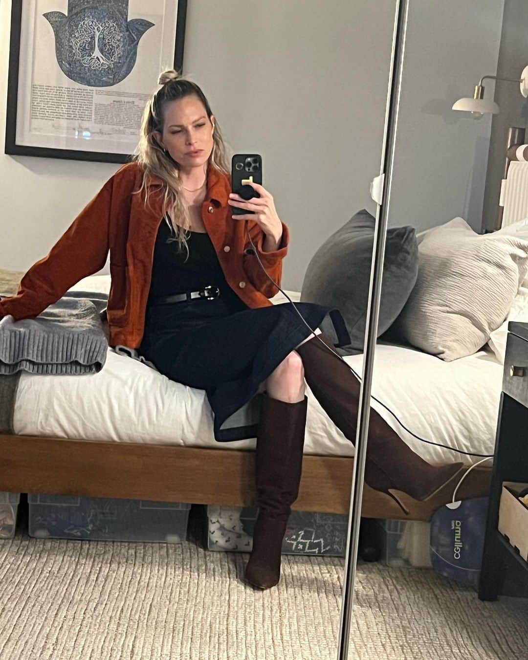 エリン・フォスターのインスタグラム：「Summer’s done. I was over it, so I ended it.」