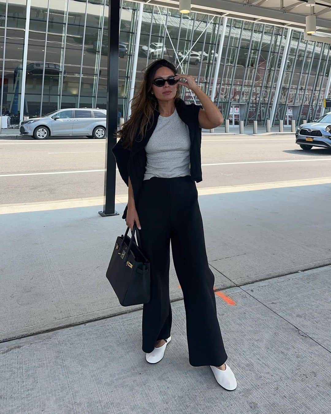 Marianna Hewittのインスタグラム：「it’s not fall in new york 🥵」