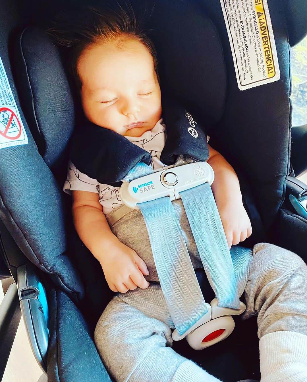 ピーター・ファシネリさんのインスタグラム写真 - (ピーター・ファシネリInstagram)「One of the most exciting things about being a Dad again are the latest devices that help parents. This stroller is a game changer. Can’t imagine life without it.   Thanks @cybex_usa @cybex_global for putting the stroll in stroller and “reinventing the wheel”. Life is full of uphills and the Cybex ePriam and cloudQ system makes the journey easier while also giving us comfort knowing our little guy is safe. I think you can tell by the pics how much he loves it too.  🙏🙏🙏  #Repost @lilyanneharrison with @use.repost ・・・ What a year. 🤍 When I became a mom, as they often do, my priorities shifted in a major way and my baby’s safety became priority number 1. I can’t tell you what a gift it’s been to know from the first day we brought Jack home in his car seat that he was as safe as he could possibly be in the Cybex ePriam and cloudQ system. Our stroller and car seat may now be covered in sunscreen, spit up, food (and some other things 😂), but that’s because we have loved them well, at every stage, and continue to use them daily. Thanks @cybex_usa @cybex_global for giving us Jack’s favorite ride ✨it’s been a comfy year!  @cybex_global  @cybex_usa  @lindsayluv  #cybex #cybexepriam #cybexcloudq」9月7日 4時34分 - peterfacinelli