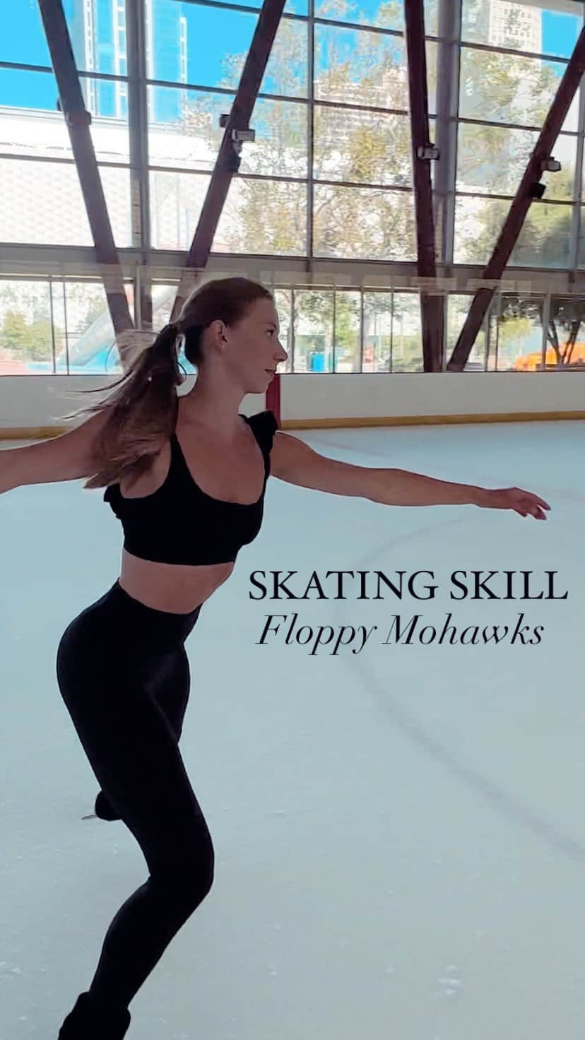 ポリーナ・エドモンズのインスタグラム：「Skating Skill exercise🤭  Challenge yourself with doing as many fast Floppy Mohawks you can in a row! (I grew up calling them Scotties/Scotty Turns, shout-out to the legend @scotthamilton84😉)  Get some speed around the short end of the rink and get into the rhythm of quick Floppy Mohawks as you diagonally cut across the rink and curve around the opposite side of the rink🖤  Getting comfortable with doing them quickly in a row is key, and these are definitley a beautiful skating skill to add to your program🙌  fit: @popflex_active + @chiquesport   #figureskating #figureskater #iceskating #activewear #mohawks #skatingskills」