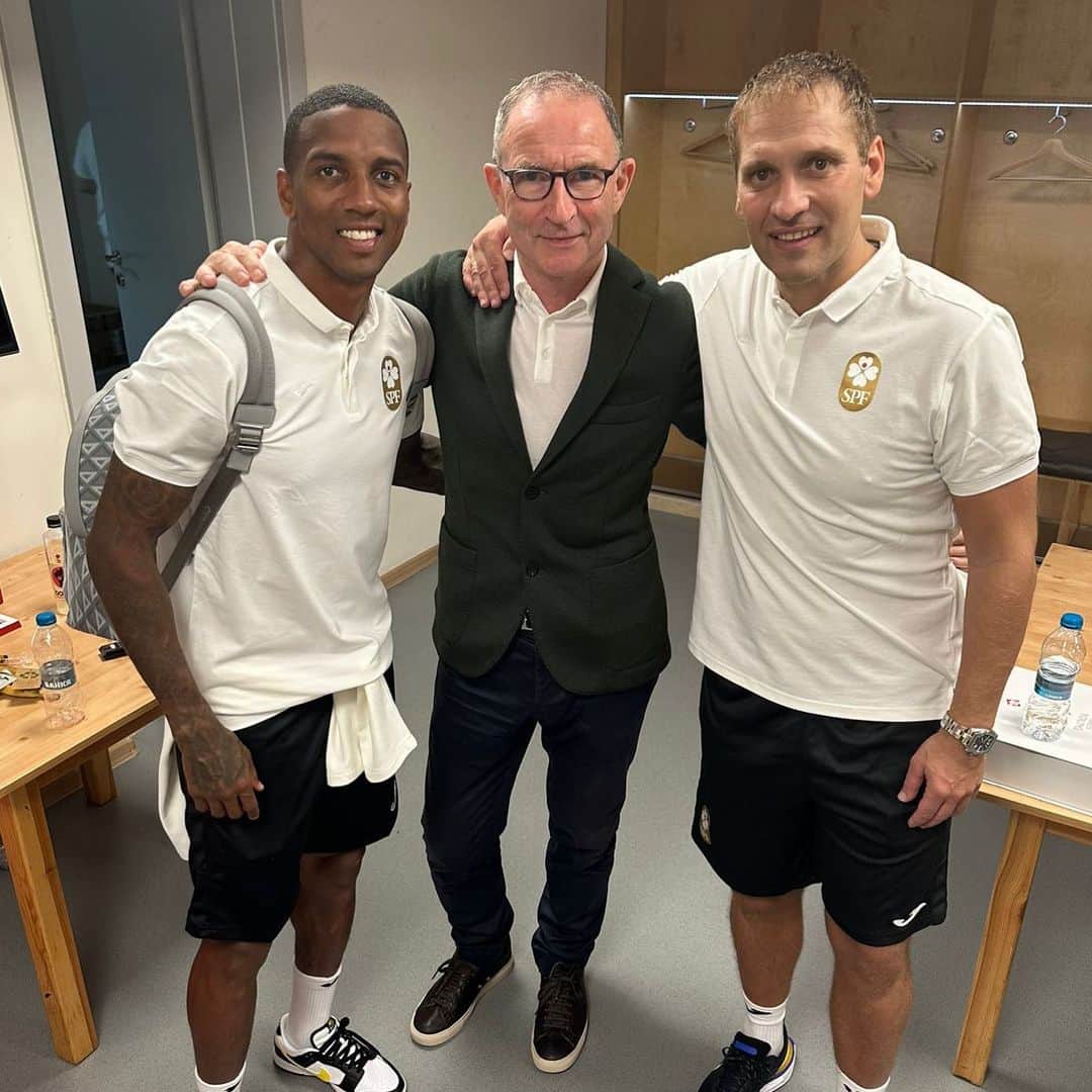 アシュリー・ヤングのインスタグラム：「MON (Gaffer) and Skip ❤️❤️」