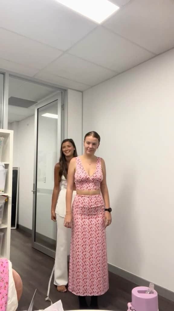 Beginning Boutiqueのインスタグラム：「There were very mixed opinions when we last fit a dress in this print! We are now trialling the print in a set instead! Let us know your thoughts 🫶🏼🩷」