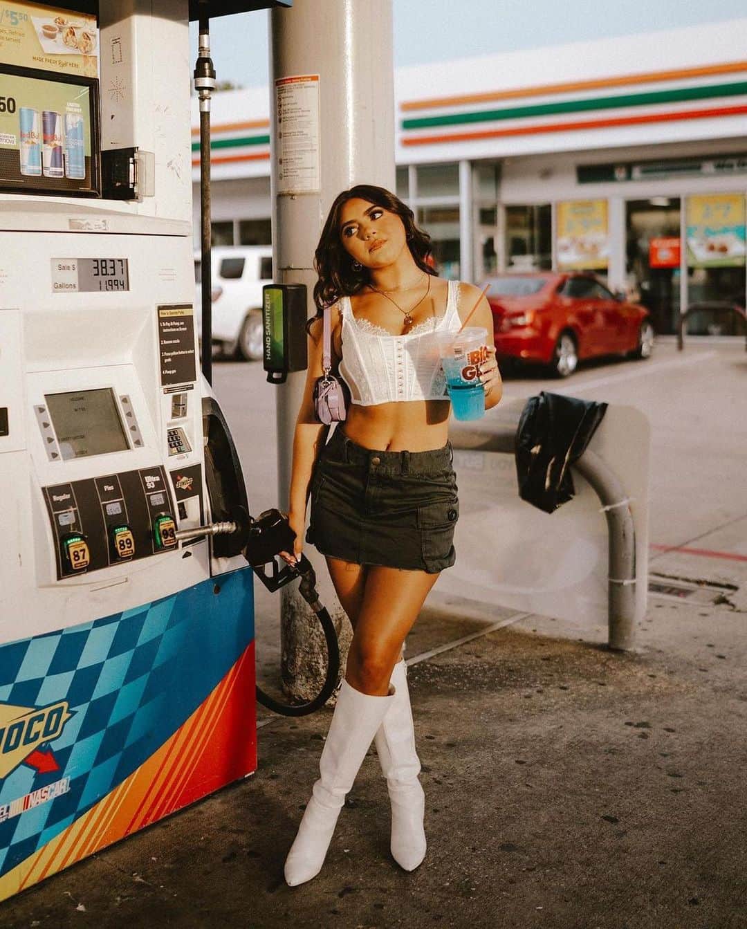 7-Eleven USAさんのインスタグラム写真 - (7-Eleven USAInstagram)「Some of my queens 😍 #BaddiesOf7ELEVEn #OnlyAt7ELEVEn  My baddies and the photographers:  @alexfit.nic @kxtsune_g22 @iso.png and @princess.chrisstina @ivanrdo.photos and @c.cruze @vannachacon @autrywells @officiallylovele @wazzupmedia and @blondedjay」9月7日 5時28分 - 7eleven
