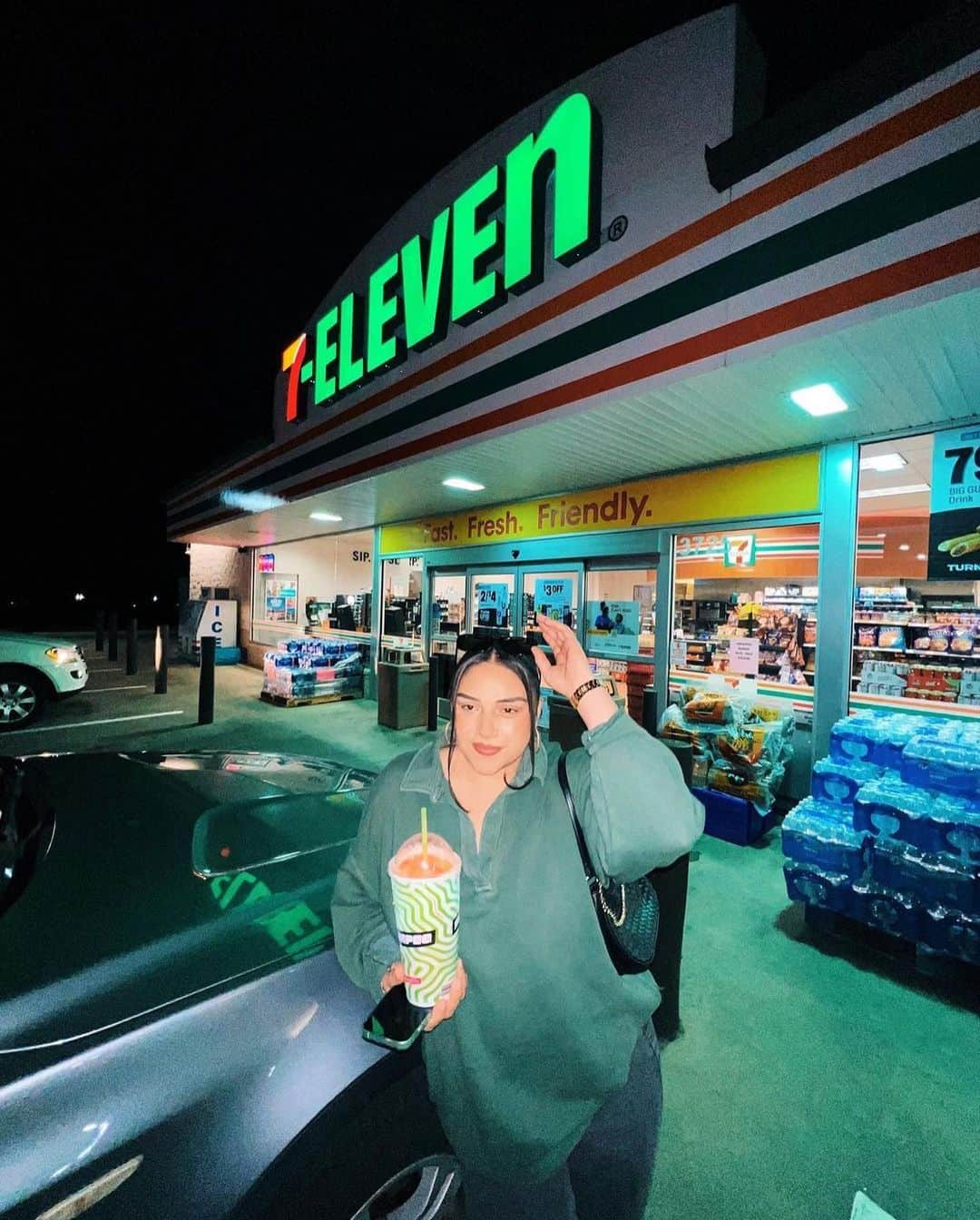 7-Eleven USAさんのインスタグラム写真 - (7-Eleven USAInstagram)「Some of my queens 😍 #BaddiesOf7ELEVEn #OnlyAt7ELEVEn  My baddies and the photographers:  @alexfit.nic @kxtsune_g22 @iso.png and @princess.chrisstina @ivanrdo.photos and @c.cruze @vannachacon @autrywells @officiallylovele @wazzupmedia and @blondedjay」9月7日 5時28分 - 7eleven