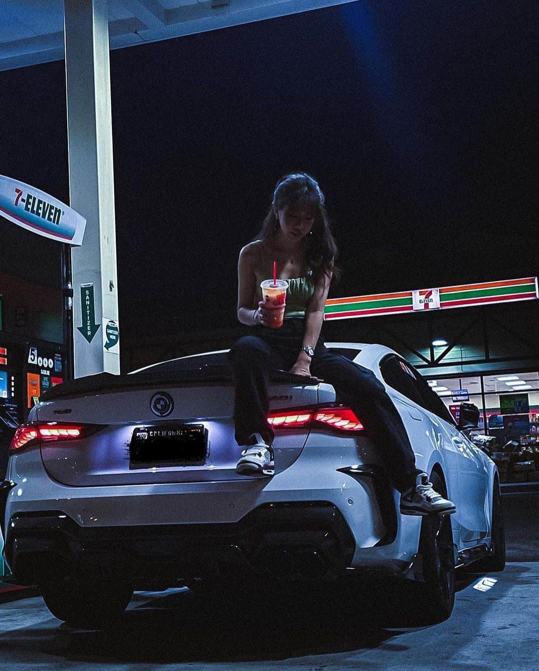 7-Eleven USAさんのインスタグラム写真 - (7-Eleven USAInstagram)「Some of my queens 😍 #BaddiesOf7ELEVEn #OnlyAt7ELEVEn  My baddies and the photographers:  @alexfit.nic @kxtsune_g22 @iso.png and @princess.chrisstina @ivanrdo.photos and @c.cruze @vannachacon @autrywells @officiallylovele @wazzupmedia and @blondedjay」9月7日 5時28分 - 7eleven