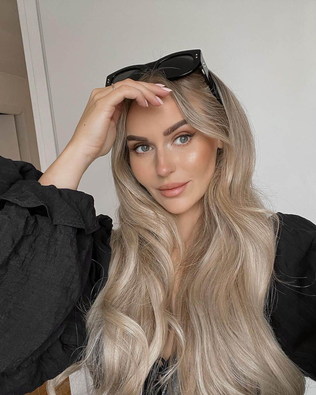 Anna Nyströmのインスタグラム：「🖤🖤」