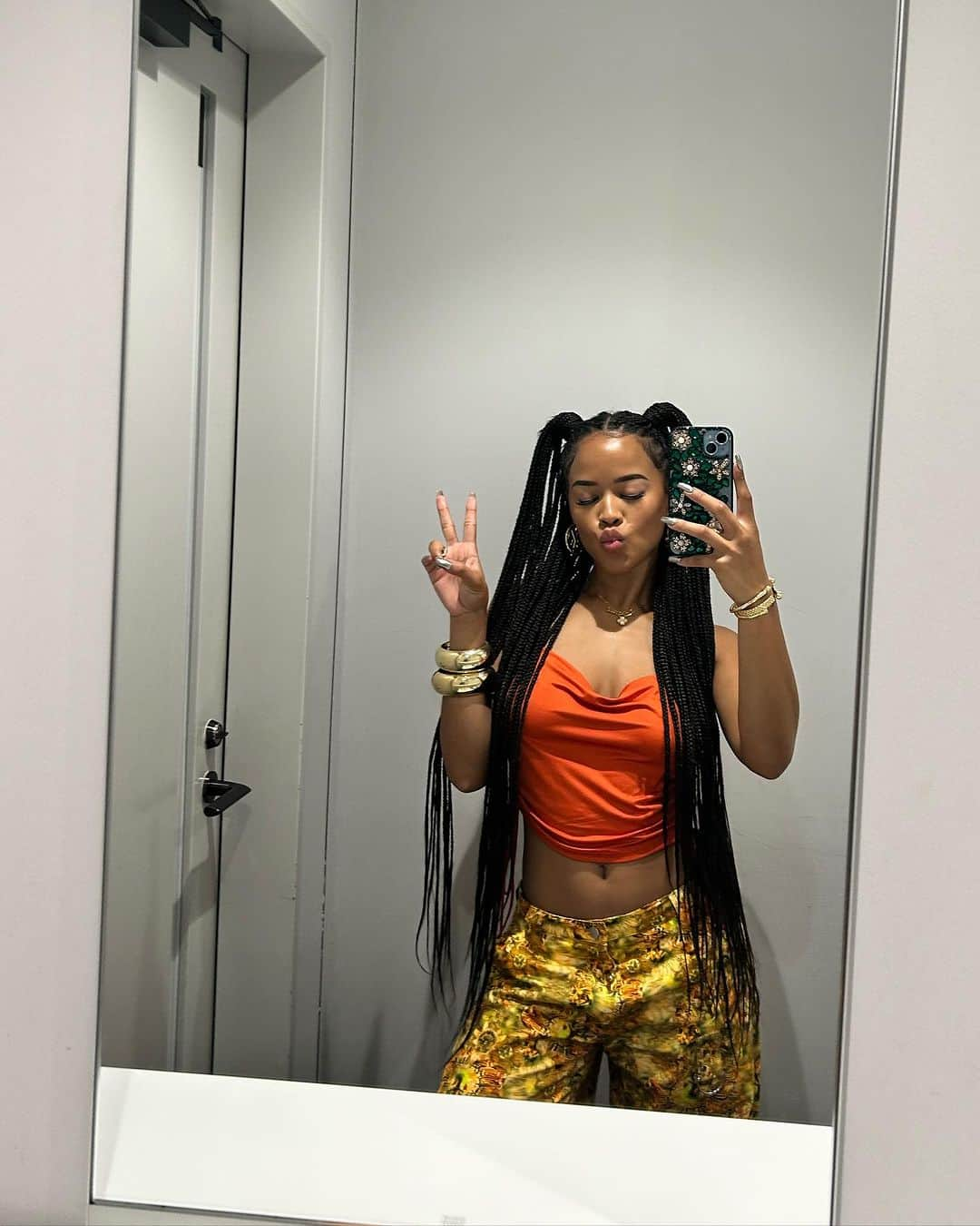 セラヤ・マクニールさんのインスタグラム写真 - (セラヤ・マクニールInstagram)「tokyo was a dream 🧡」9月7日 5時45分 - serayah