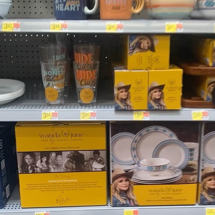 ミランダ・ランバートのインスタグラム：「My grandpa was a greeter at Walmart back in the day. Now my mom and nonny are there, too. @wandajunehome is in select @walmart stores for the first time!」