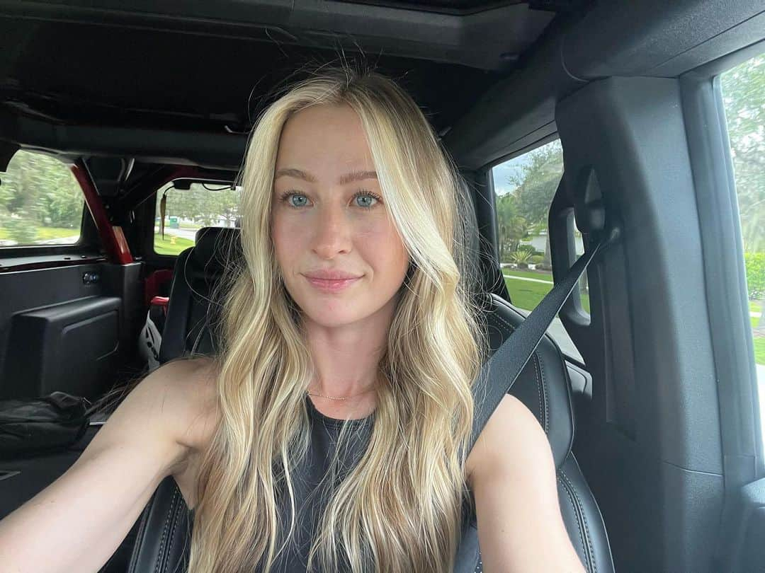 ネリー・コルダさんのインスタグラム写真 - (ネリー・コルダInstagram)「Today is a good hair day thanks to @haleyhaxtonhair :)」9月7日 6時13分 - nellykorda