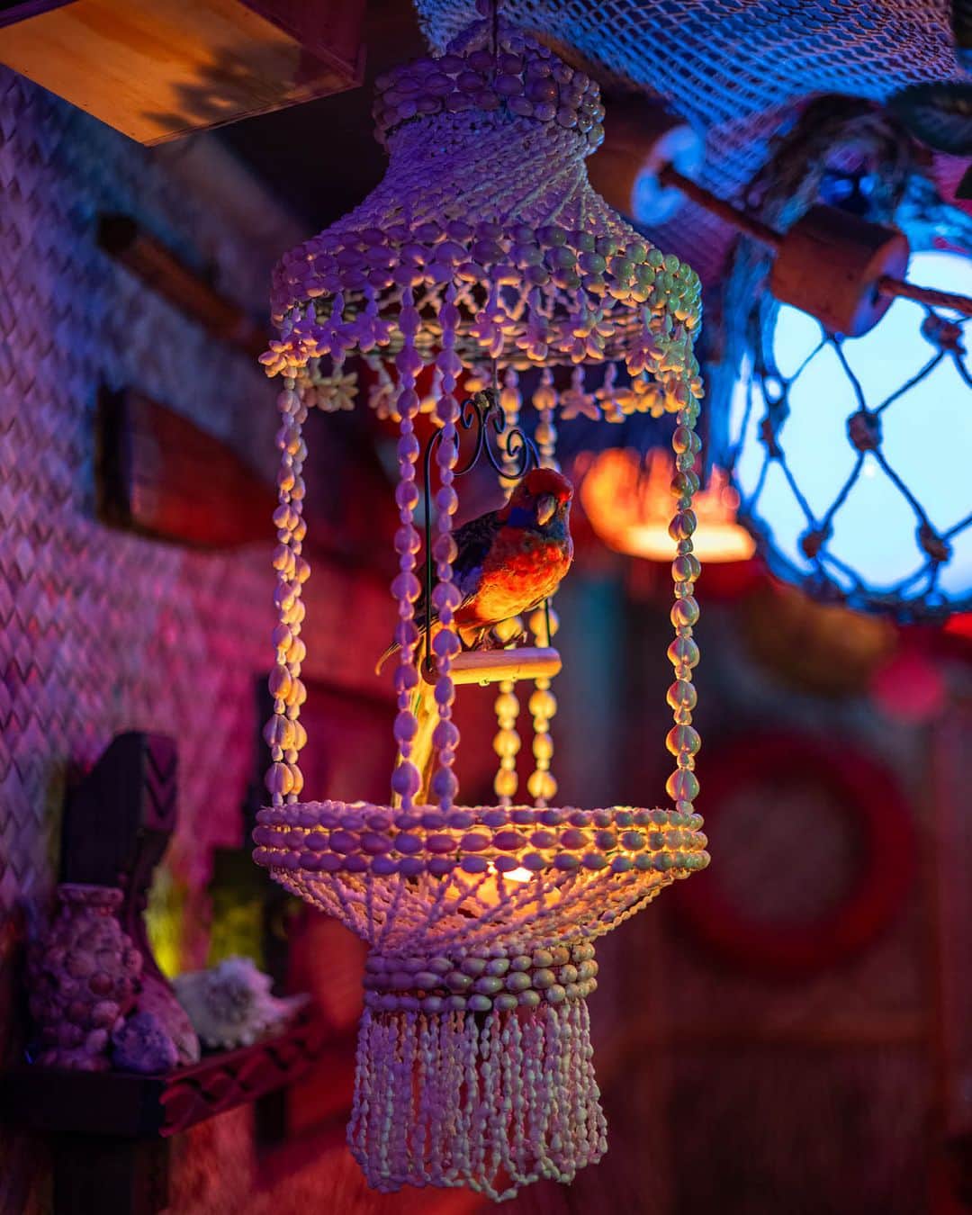Eater LAさんのインスタグラム写真 - (Eater LAInstagram)「Inside a nondescript truck in a parking lot in Playa Vista, there is an entire tiki universe. Tiki Mirage (@tikimirage) is a fully realized cocktail hangout for small groups, built on lots of color, punchy rum drinks, and a bit of long-lost lore. The secretive experience combines storytelling and bartending in the best ways possible, making it one of the coolest things you can do in LA right now.  Want to experience Tiki Mirage yourself? Click the link in bio to find out how, from Eater LA senior editor Farley Elliott (@overoverunder).  📸: Wonho Frank Lee (@wonhophoto)」9月7日 7時00分 - eater_la