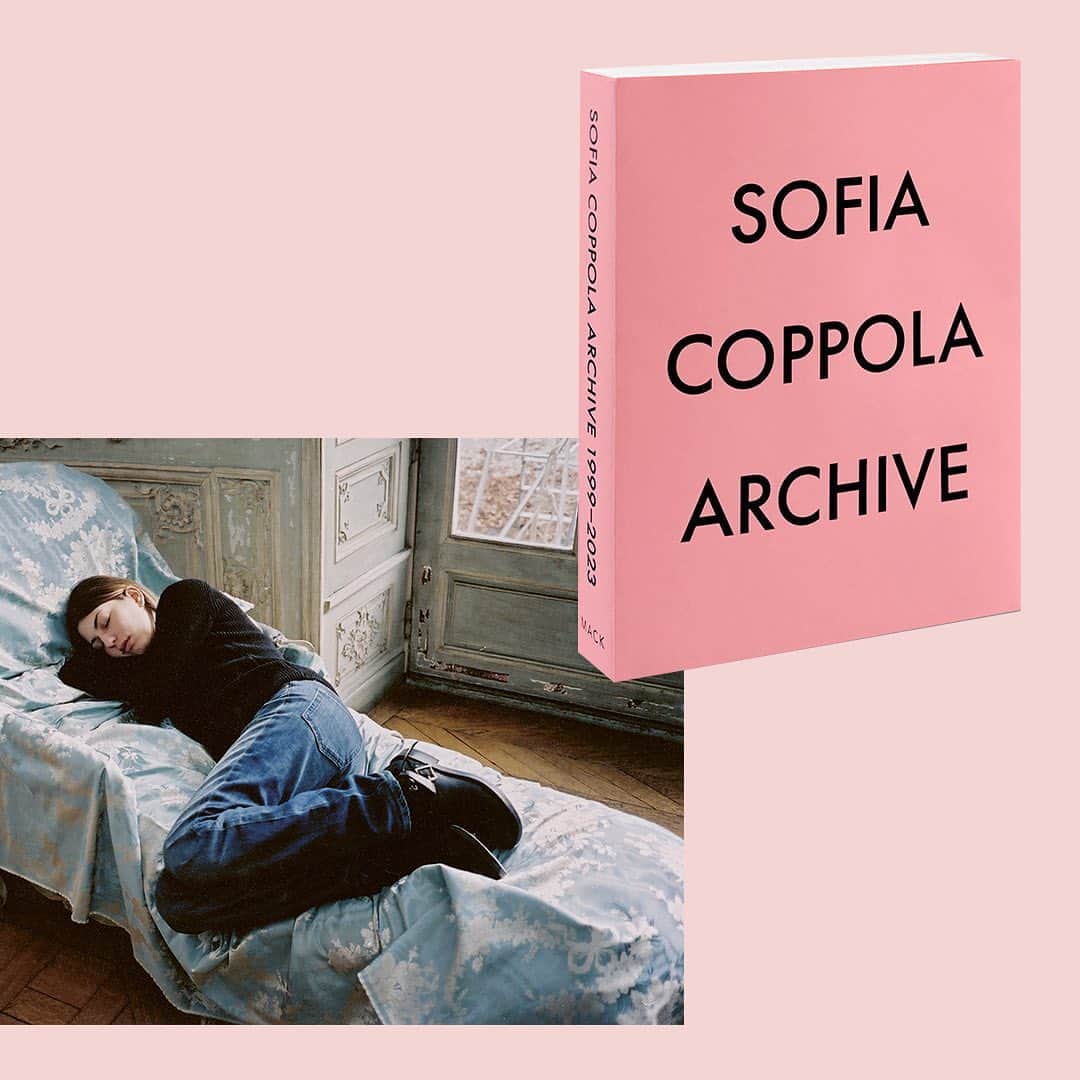 フィガロジャポンさんのインスタグラム写真 - (フィガロジャポンInstagram)「ソフィア・コッポラがこれまで手がけた映像作品をまとめたアートブック「ARCHIVE by Sofia Coppola」が9月後半に発売🤍  撮影の裏舞台や制作過程を映した写真、参考資料のコラージュやアイデアを書き留めたメモなど、彼女の頭の中を覗けるかのような一冊は必見。  photography: Archive (2023) by Sofia Coppola published by MACK  #sofiacoppola #ソフィアコッポラ @sofiacoppola @mack_books @twelvebooksdistribution」9月7日 12時03分 - madamefigarojapon