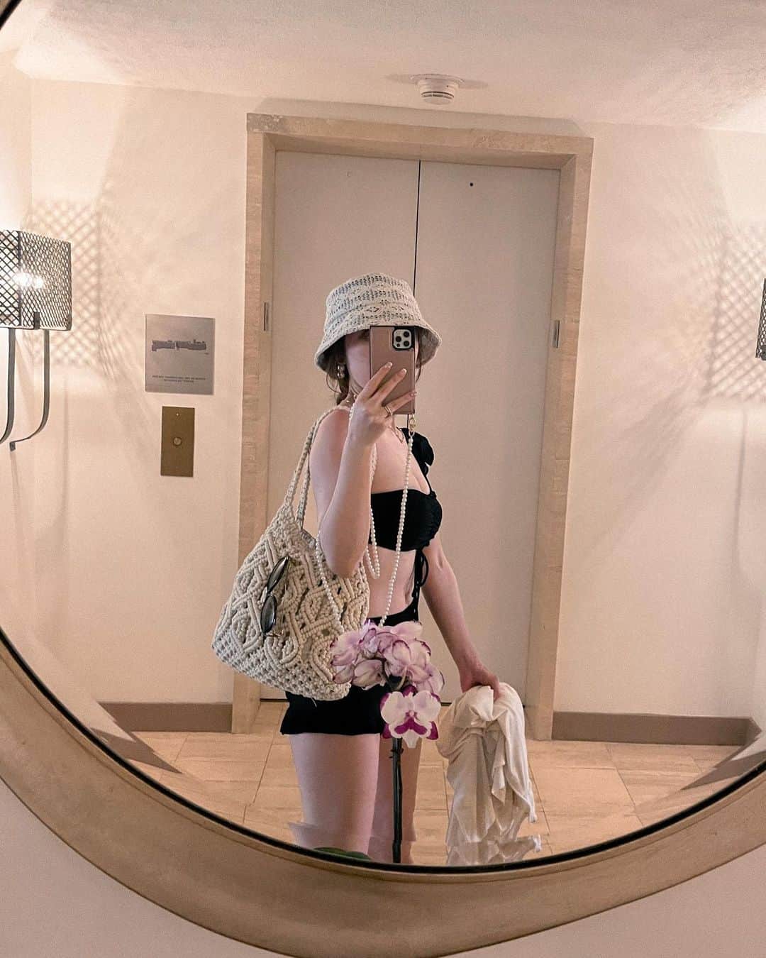 のインスタグラム：「🌺🏖️☀️」