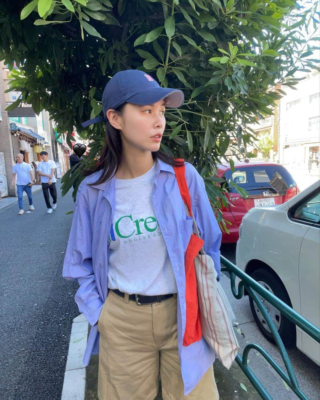 田中シェンさんのインスタグラム写真 - (田中シェンInstagram)「밥 먹었어？ ご飯は食べましたか？🤓  Tops @creek_anglersdevice  Shirts #comolishirt  Pants @yaeca.ikkaku  Stripe bag @amomento.jp  Shoes @kleman_france  Glasses @kearny_eyewear  新大久保駅にて韓国小旅行気分で さんぽしてまいりましたっ🇰🇷 途中友達が抜けて、でも一人でも サムギョプサルを食べたくて探しまわったら とてもいい出会いがありましたっ🙋🏻‍♀️💯  _______________________________  #新大久保駅  @seoul_tiramisu  _______________________________  新大久保駅に降り立ち、チュロス屋さんに辿りつく までに目に入ってしまい衝動買いしました🤦🏻‍♀️💓 カップに入ったいちごティラミスって ビジュアルが爆発してる...🍓💥✨ 食べ歩きに最適だった！けど、ティラミスという よりチーズケーキみたいな🍰味だったので 甘甘が苦手な人にはおすすめしないかも☺️💦 _______________________________  @111_churros  _______________________________  新しくできた噂のチュロス屋さん✨ 実は、チュロス初体験の田中、 チョコソースとか普通の味にすればいいのに なぜか、チリヨーグルト味という少しクセが強い ディップソースに🤣 甘いとしょっぱいは永遠に行けるのが実証されてる ので間違いない味でした😋🙏🏻💯 チュロスがもちもちっ‼️ 店内にはステンレスの什器がたくさんあって モダンな雰囲気でした🏠 _______________________________  @gogiiyagi  #肉の物語  #一人サムギョプサル  _______________________________ チュロス屋さんを出たところで、 友達は用事があり解散🤝 でも、せっかく新大久保に来たんだから サムギョプサルを食べたい‼️一人では入れても 鉄板で焼いてくれるお店は少なくて…. (厨房で焼いてくるスタイルとか、2人前からとか😭) ここのお店は、目の前の網で焼いてくれるし、 おつまみも盛りだくさんでとても良かった‼️ 肉も肉厚ジューシーでした👏 #チャミスル を一本一人で空けるのは いくらなんでも無理だったのでみなさんも 気をつけて⚠️🫠💥 _______________________________  個人的には　ソウル市場 が一番楽しかった！ _______________________________  If you are happened to be solo tripping in Tokyo. And want to enjoy Korean bbq, there’s not many  Restaurant u can do that. 🍖  But this one , @gogiiyagi  Serves u the bbq as if ur here with ur friends, or family or couples! I mean usually if u are solo , they give u in  Hot plate, not real bbq in front of you. Meat is juicy And try #souju with it! I bet u will fall in love ❤️ _______________________________ #新大久保グルメ巡り #新大久保食べ歩き  #新大久保スイーツ #新大久保コリアンタウン  #新大久保サムギョプサル  #新大久保散歩 #新宿さんぽ #shinokubocafe  #creekanglersdevice #klemanpadre  #fallfashion2023 #streetchicfashion  #メンズファッションスタイル #秋冬ファッションコーデ  #スポーティーコーデ #メガネ女子👓  #일본여행🇯🇵 #東京観光🗼  #yutenji  #여행일기✈️ #푸드스타그램🍴  #카페스타그램☕🍨🍰 #每日穿搭分享  #日系穿搭必備」9月7日 19時50分 - shen_tanaka