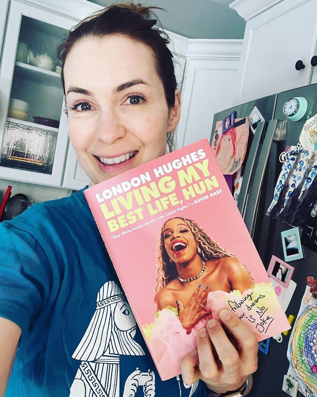 フェリシア・デイのインスタグラム：「Gratz on your book launch baby! @thelondonhughes can’t wait to read! 💋💋💋」