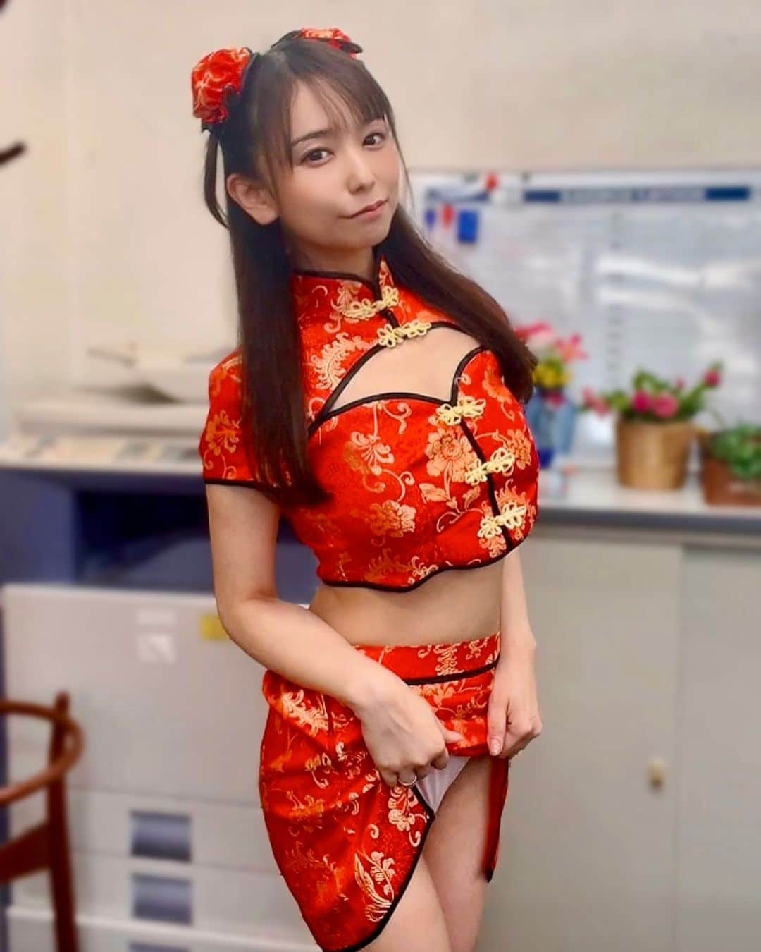 笹倉杏のインスタグラム：「我爱你いえるかなー？🎶  #緒川はる #笹倉杏 #セクシー女優」