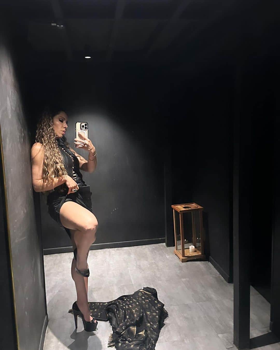 Mulher Melãoのインスタグラム：「Vivendo intensamente o Uruguai 🇺🇾 🖤💛」