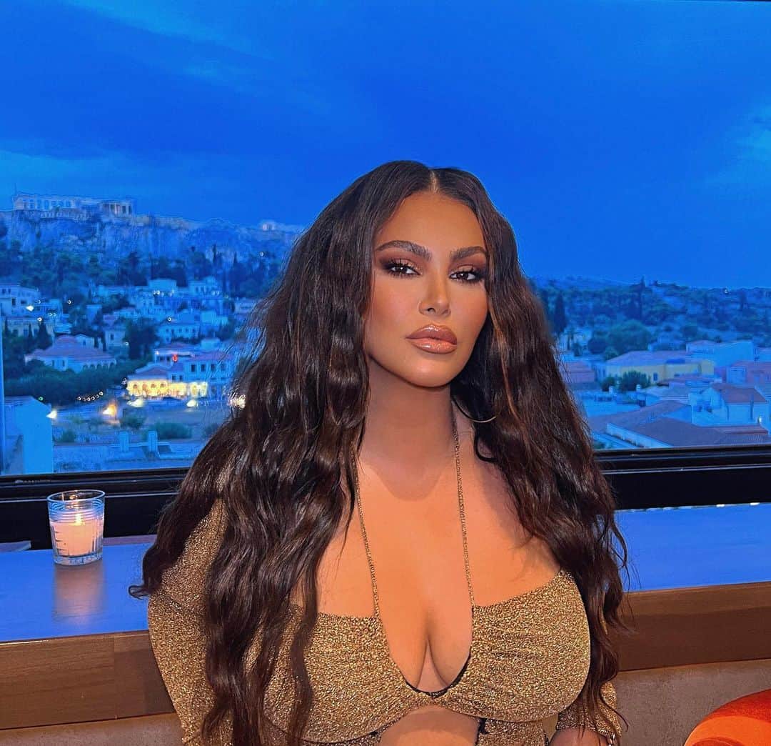 Hrush Achemyanのインスタグラム：「Greece whispering through the window 🪟 🇬🇷  Fun filled couple of days even through the Thunderstorm ⛈  I need a little commotion for the hair colored by @rlowery & extensions @ritaloweryhair  We can’t forget about the dress @michaelcostello X @revolve #greece」