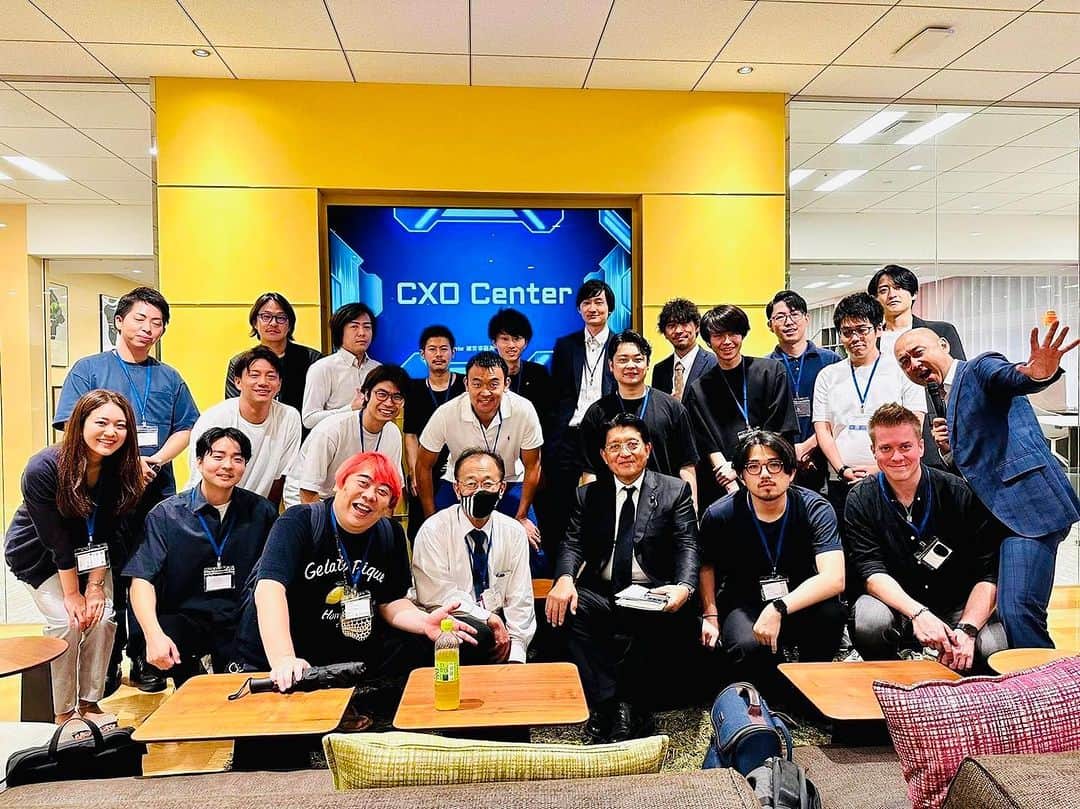 のインスタグラム：「起業家の勉強会で講演させていただきました。好きなこと、得意なこと、目的がはっきりしたこと、には情熱を持ってチャレンジできます。皆さん、頑張ってください！#平井卓也」