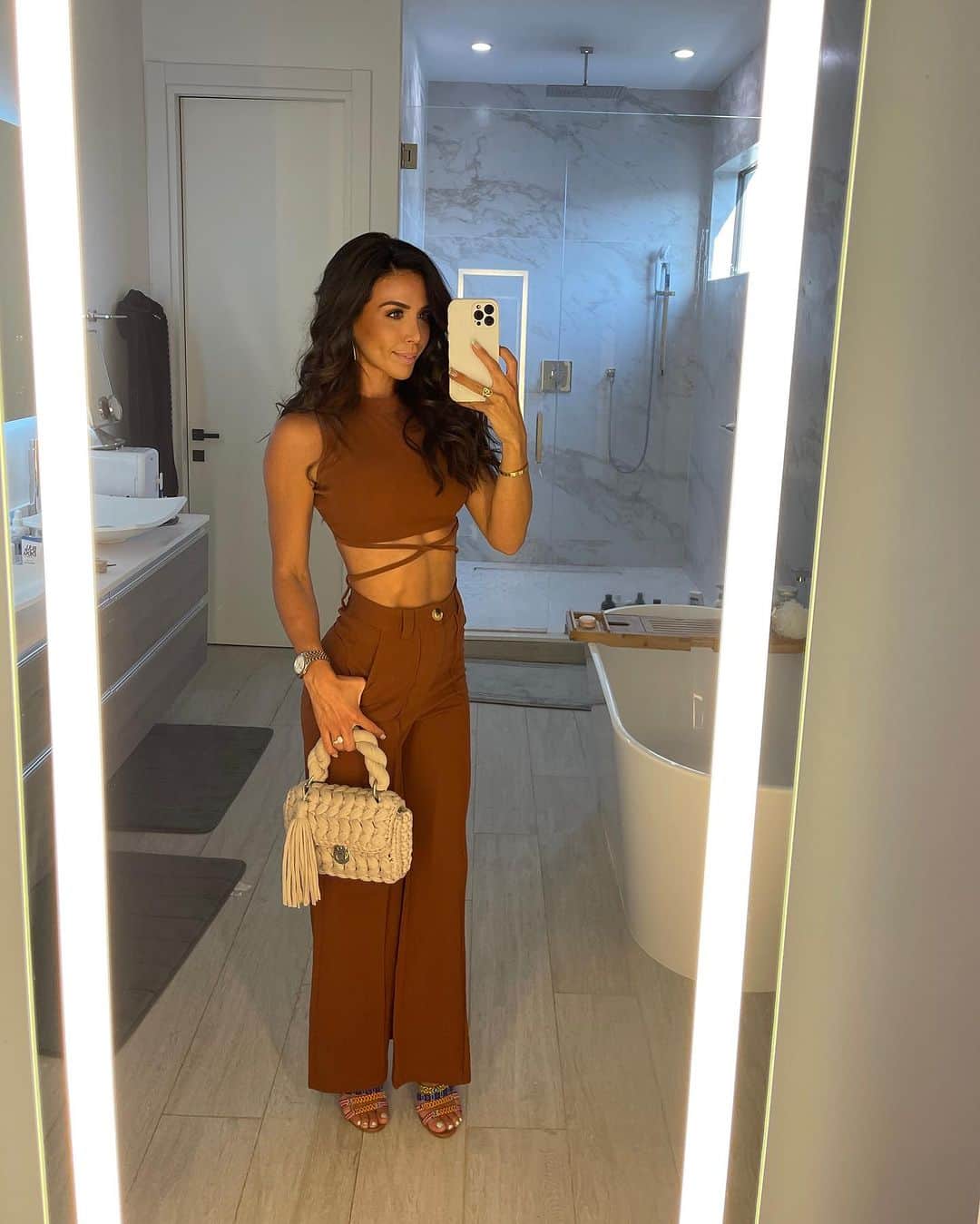 Ainsley Rodriguezのインスタグラム