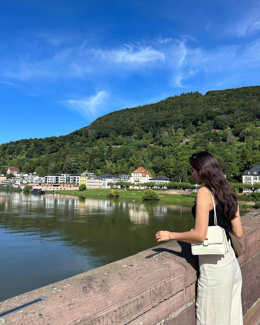 立野リカさんのインスタグラム写真 - (立野リカInstagram)「Going back to work on zero hours of sleep but feeling very revived and energized after my vacay ✈️🌴😁 時差ボケで全然寝れなかったけど今日もお仕事頑張ります💪🏻またヨーロッパに戻りたい！」9月7日 8時33分 - rikatatsuno