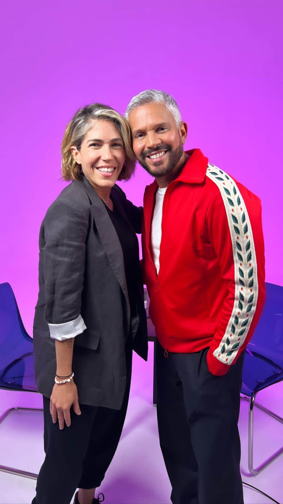 のインスタグラム：「Mañana jueves nuevo #podcast @caraacaraconrodner Búscalo en #youtube ó #spotify 👀🎧 ¿Quieres ser feliz? Este “Cara a cara con Rodner” el podcast te va dar las herramientas para que aprendas a ser feliz con los consejos prácticos de Betsy Dopico y su lema “Poner de moda la felicidad”. Ella es una famosa instructora cubana-americana y embajadora de “Zumba” quien por más de 15 años ha llevado su ritmo y buena energía por el mundo entero, y es la co-creadora  del movimiento “Healing in motion” que brinda herramientas útiles a través del movimiento para recuperar la felicidad emocional. Entre sus alumnos célebres se encuentran Shakira, Ricky Martin, Gaby Espino, Adamari López y Lili Estefan entre otros. En este Podcast descubrirás que la felicidad es un ejercicio que hay poner en práctica a diario. Si quieres ser feliz en tu vida, no dejes de escuchar este podcast y compártelo con tus seres queridos y amigos. #caraacaraconrodner producido por @laudelca #rodnerfigueroa」