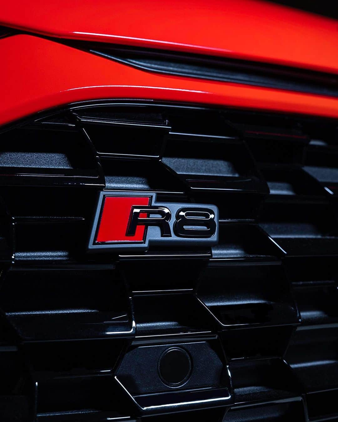 Audiさんのインスタグラム写真 - (AudiInstagram)「This is the Last Lap of the R8, an indisputable icon. To celebrate, we’ve planned something big. Details to come 9/12 at 9AM EST.  #Audi #AudiR8 #AudiR8LastLap」9月7日 22時00分 - audi