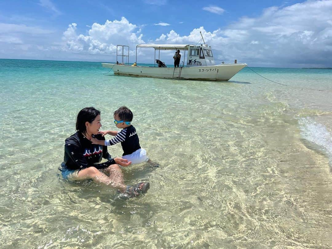 野口彩未のインスタグラム：「海が綺麗過ぎて、、、🥹💙🩵  #石垣島#幻の島」