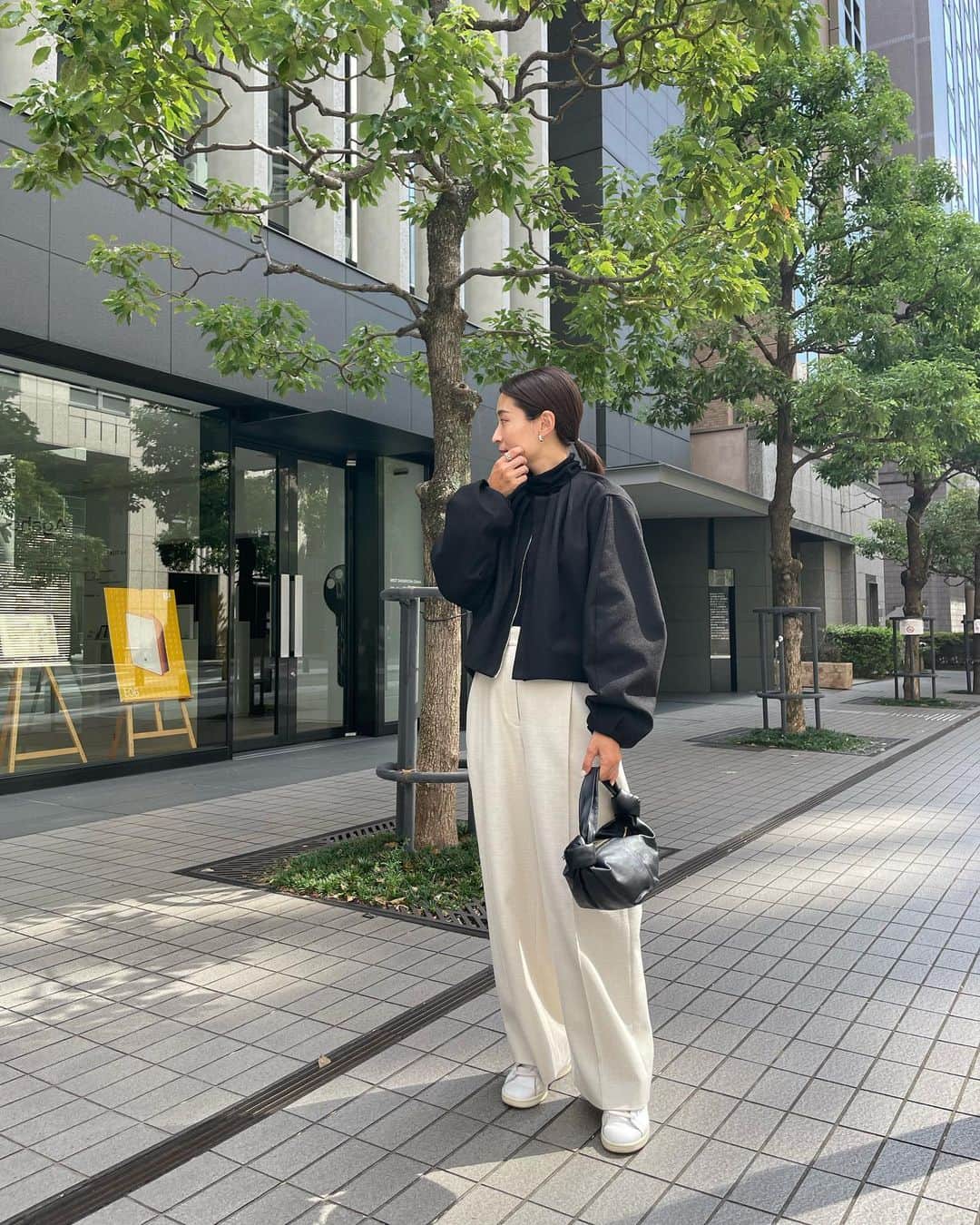 Hiromi Ｍaedaのインスタグラム：「AIR TWEED BLOUSON(エアツイードブルゾン) blackを着回し✍️  ストーリーのハイライトにも残してますがこちらにも🖤  #frey_jp#ebure#adidasoriginals」