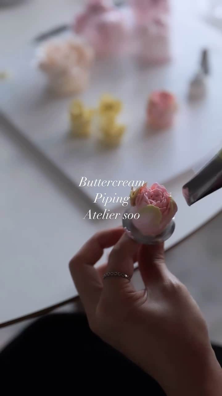 청담 수케이크 (atelier soo)のインスタグラム：「Lovely 🤍」