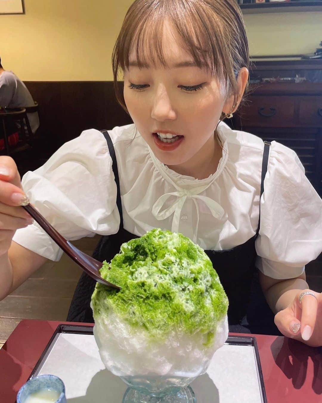 木下望のインスタグラム：「・ ・ 木みたいなかき氷🌲 かき氷美味しいし、みたらし団子本当にすき🫶」