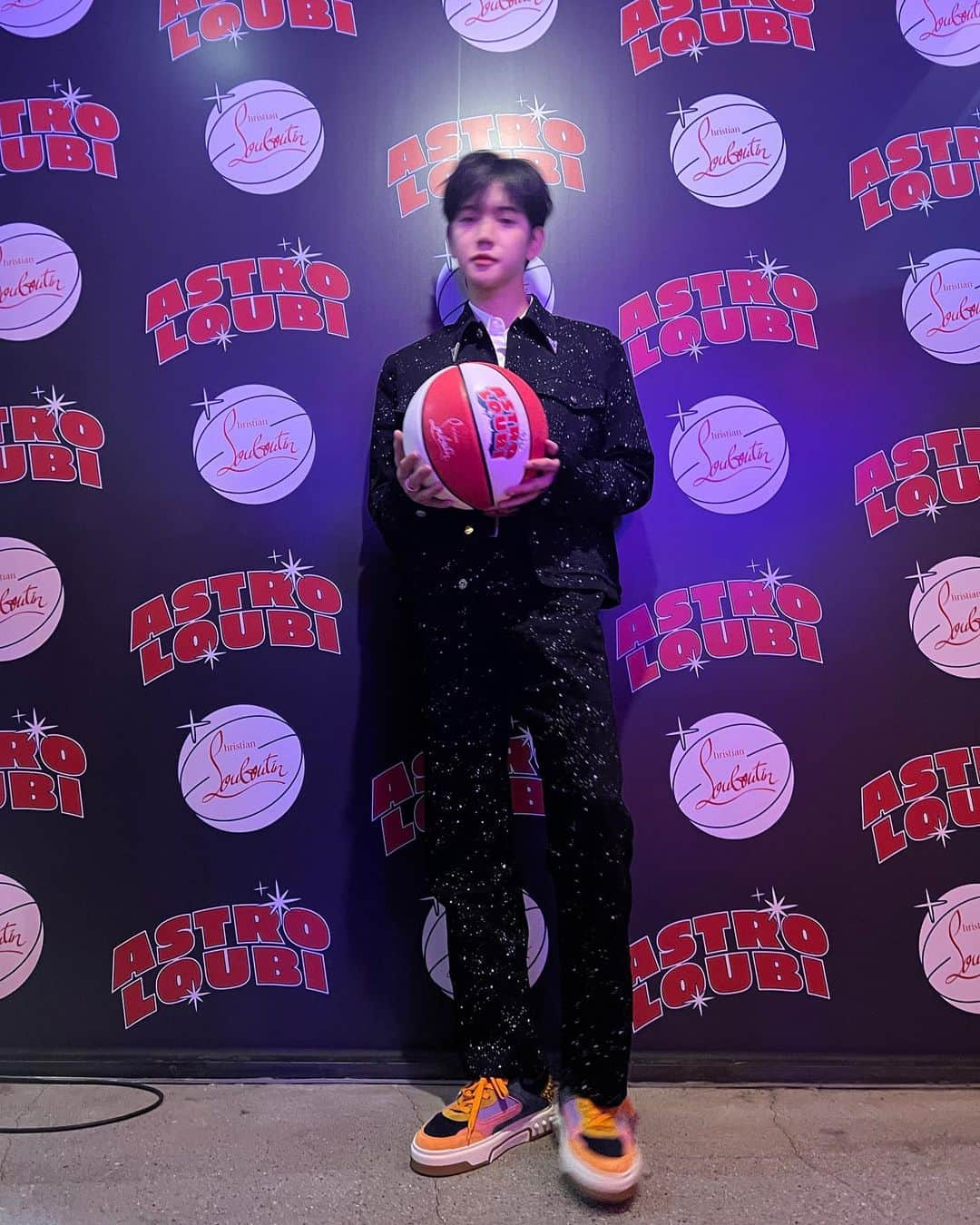 レン さんのインスタグラム写真 - (レン Instagram)「@louboutinworld 🏀 #ChristianLouboutin #크리스찬루부탱 #Astroloubi #아스트로루비」9月7日 19時57分 - mingi_choi