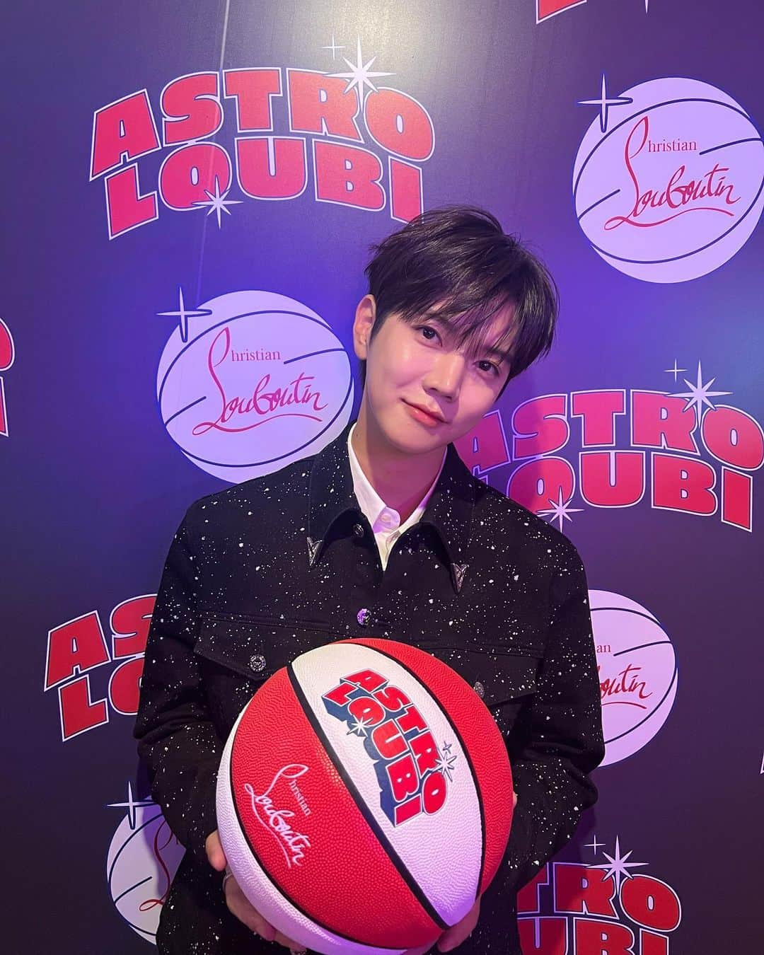 レン さんのインスタグラム写真 - (レン Instagram)「@louboutinworld 🏀 #ChristianLouboutin #크리스찬루부탱 #Astroloubi #아스트로루비」9月7日 19時57分 - mingi_choi