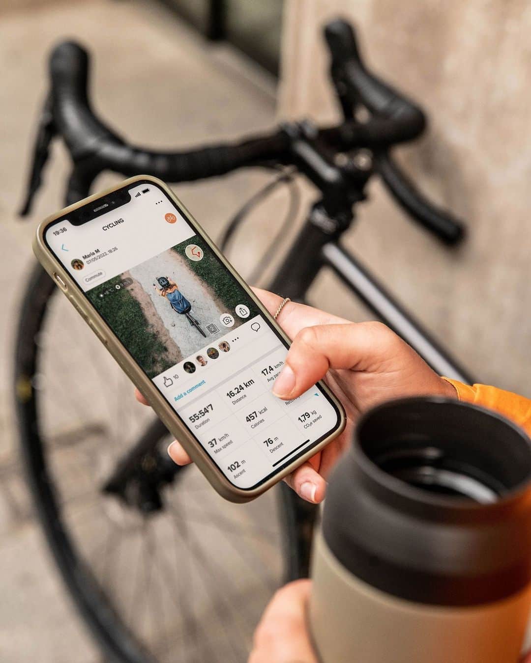Suuntoさんのインスタグラム写真 - (SuuntoInstagram)「Small, everyday choices are the beginning of a change. Track your human-powered commutes with your Suunto and see how much CO2 you have saved compared to driving the same distance. ⁣ ⁣ 🔺Learn more through the link in our profile.⁣ ⁣ 📷 @rsalanova⁣ ⁣ #Commuting #BikeCommute⁣ #Suunto #AdventureStartsHere⁣」9月7日 20時00分 - suunto